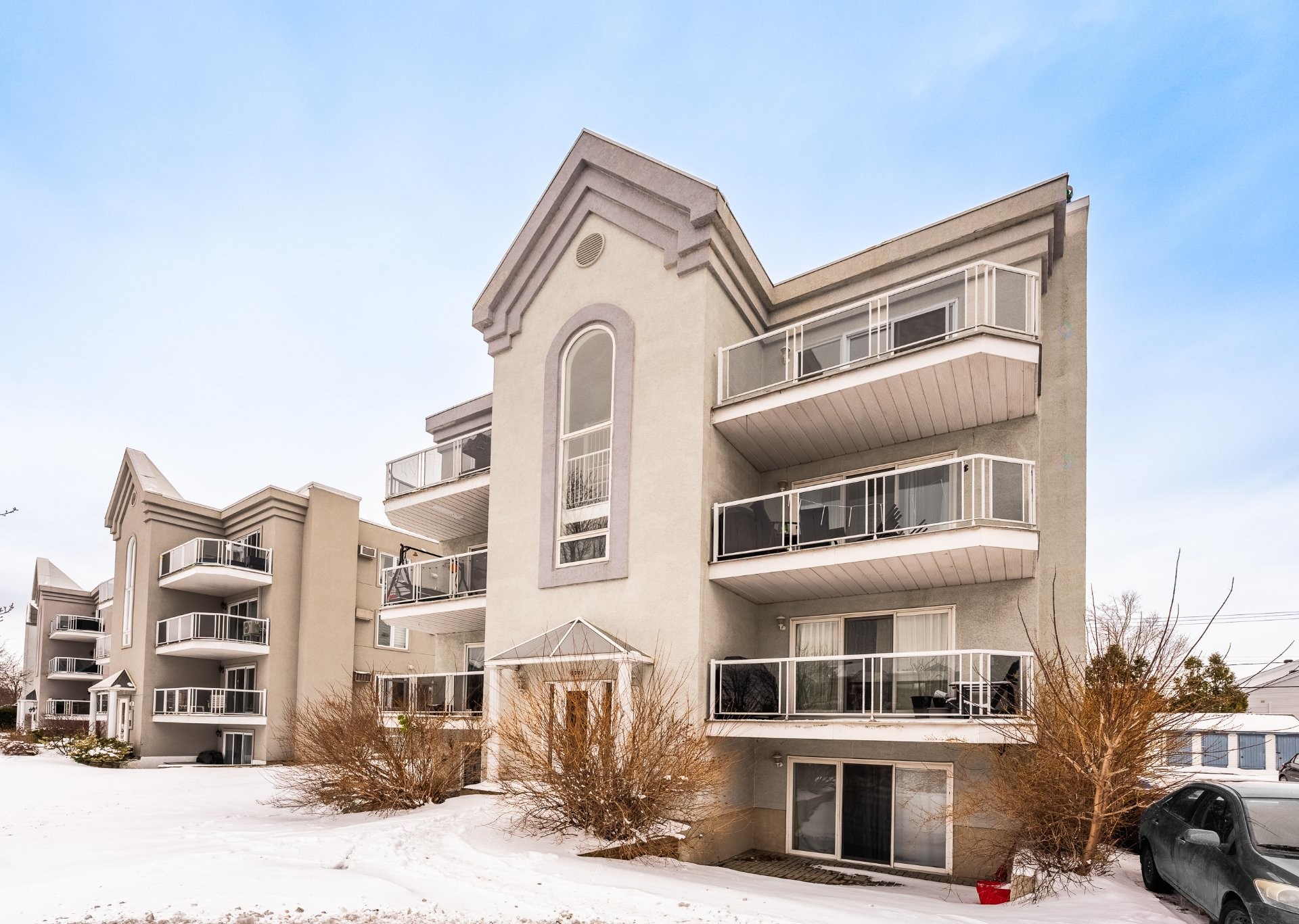 









3725


Boul. St-Laurent

, 402,
Sainte-Catherine,




QC
J5C2B1

