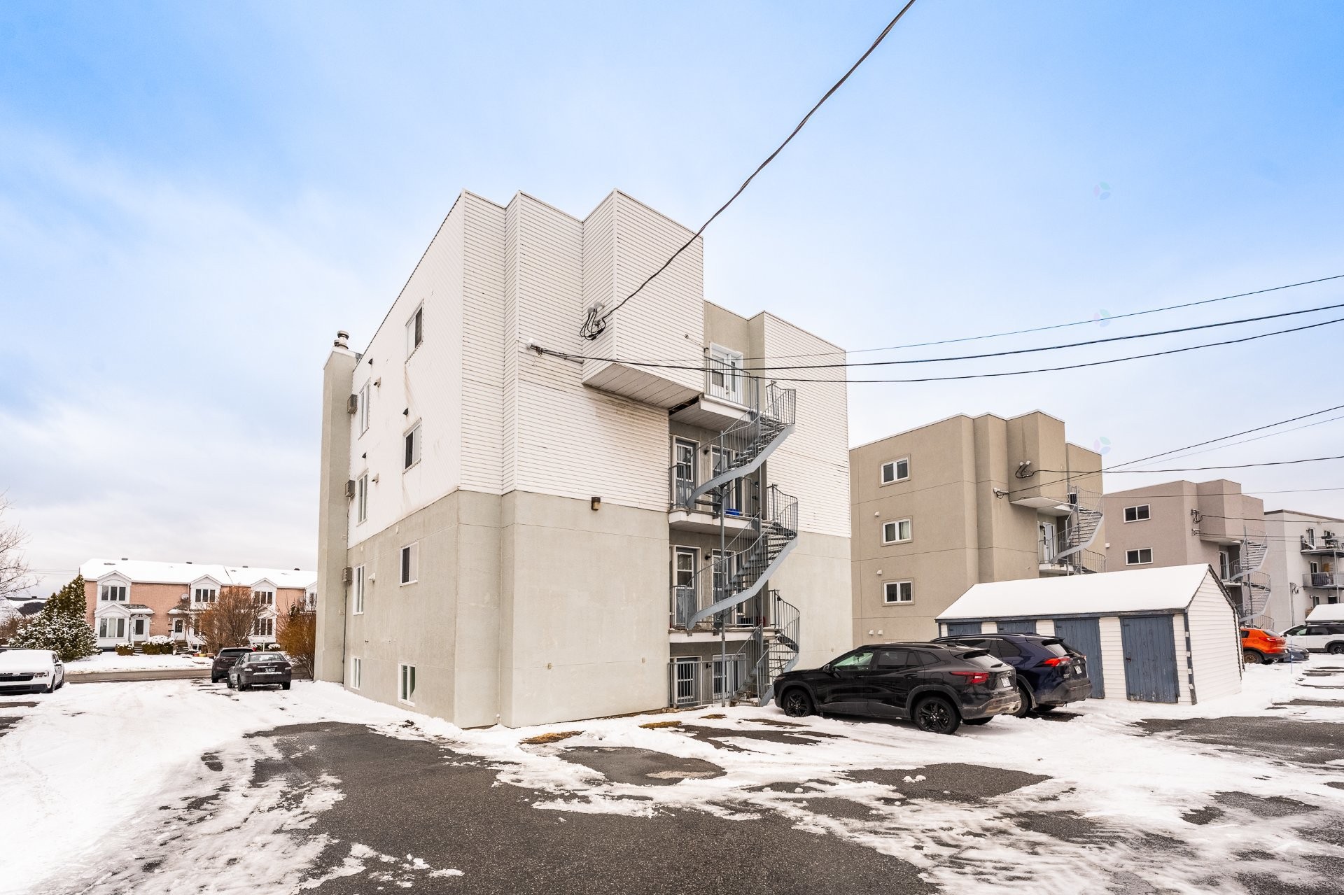 









3725


Boul. St-Laurent

, 402,
Sainte-Catherine,




QC
J5C2B1

