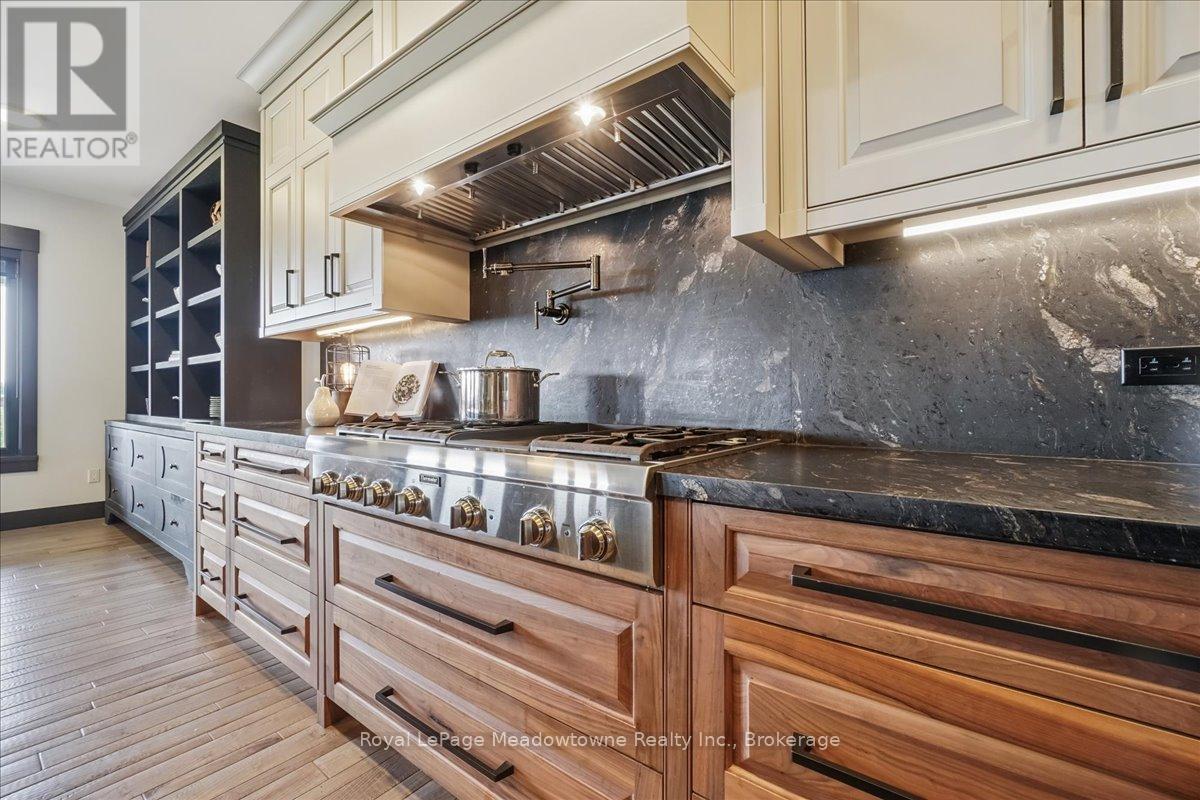 












8837 WELLINGTON ROAD 124

,
Erin,




Ontario
N1H6H7

