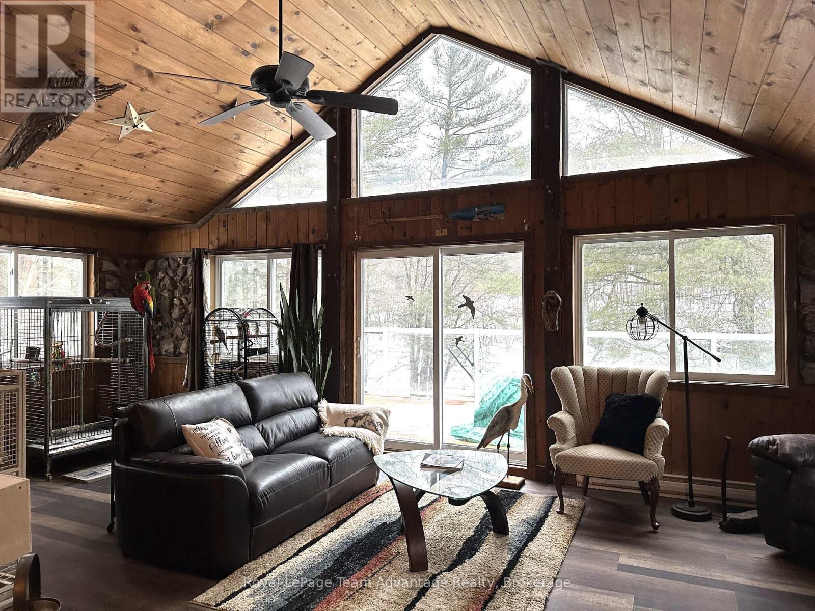 












19 ALLAN CRESCENT

,
Seguin,




Ontario
P2A2W8

