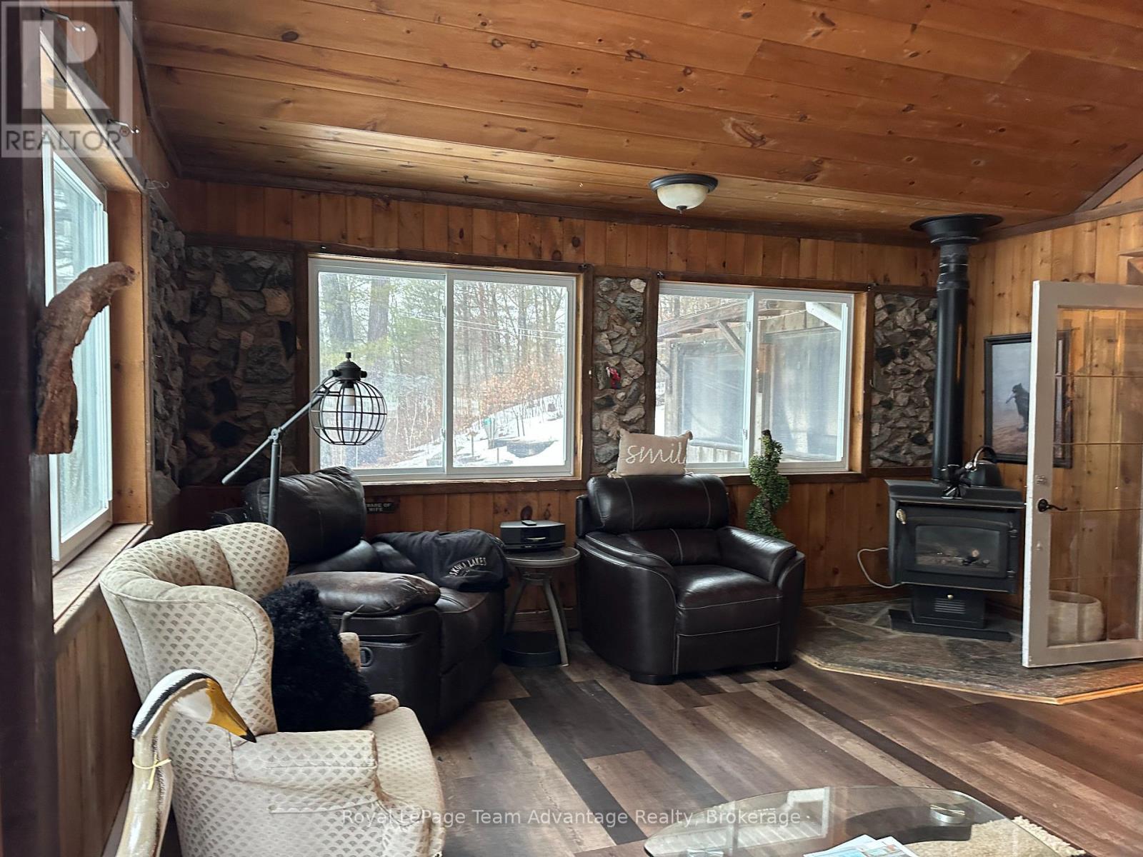 












19 ALLAN CRESCENT

,
Seguin,




Ontario
P2A2W8

