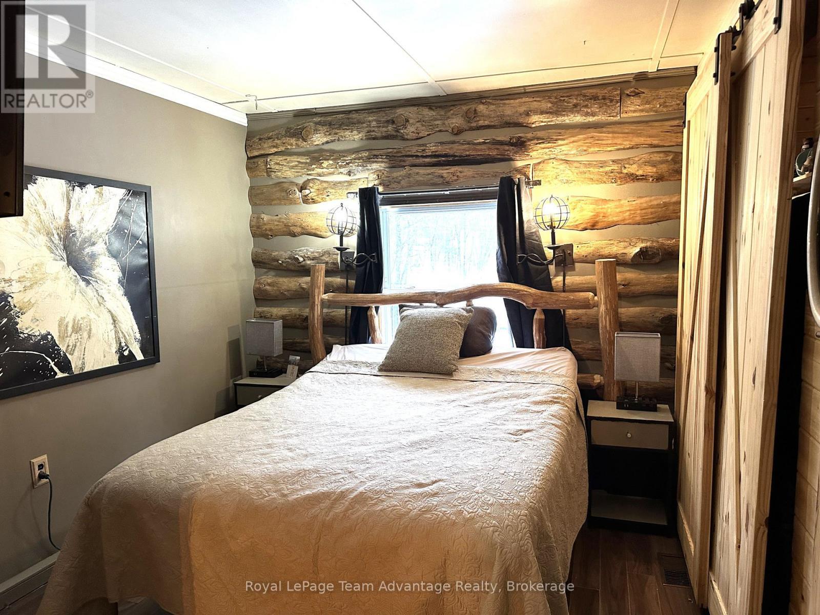 












19 ALLAN CRESCENT

,
Seguin,




Ontario
P2A2W8

