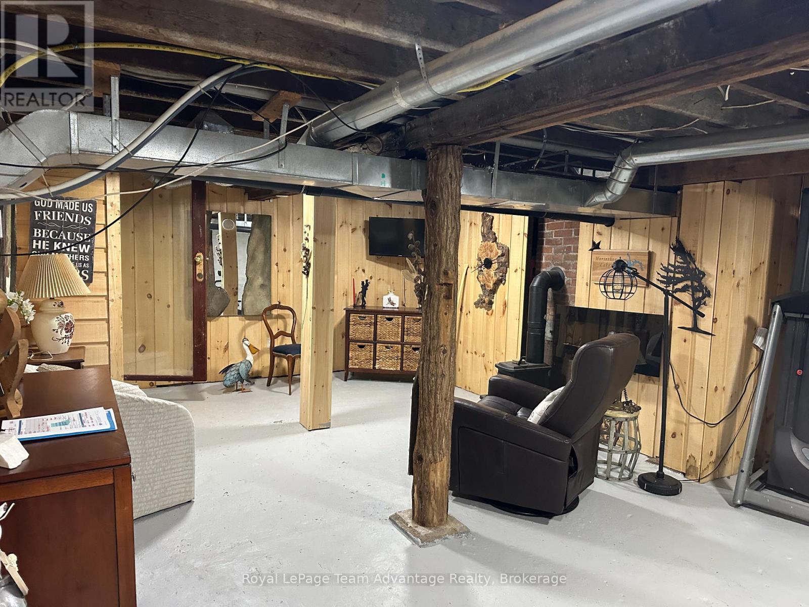 












19 ALLAN CRESCENT

,
Seguin,




Ontario
P2A2W8

