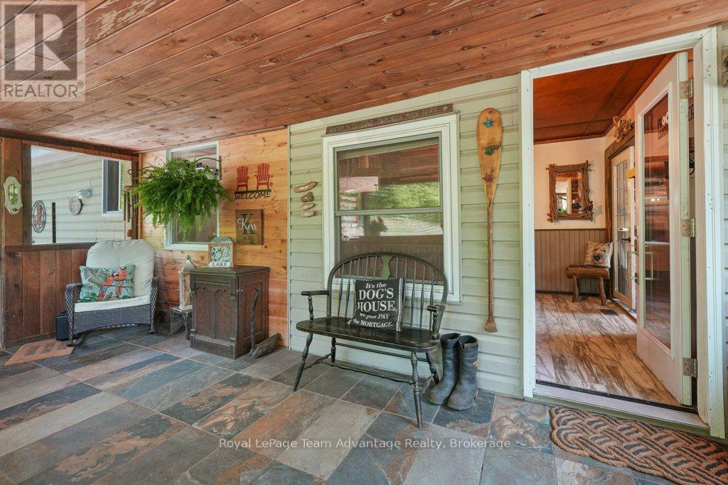 












19 ALLAN CRESCENT

,
Seguin,




Ontario
P2A2W8

