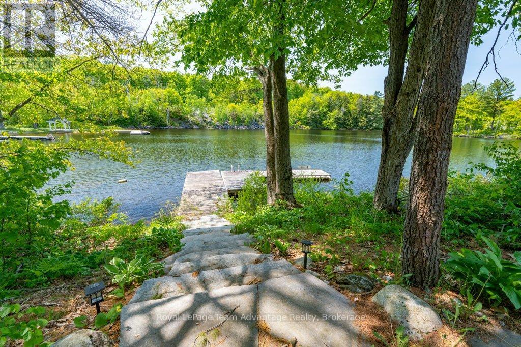 












19 ALLAN CRESCENT

,
Seguin,




Ontario
P2A2W8

