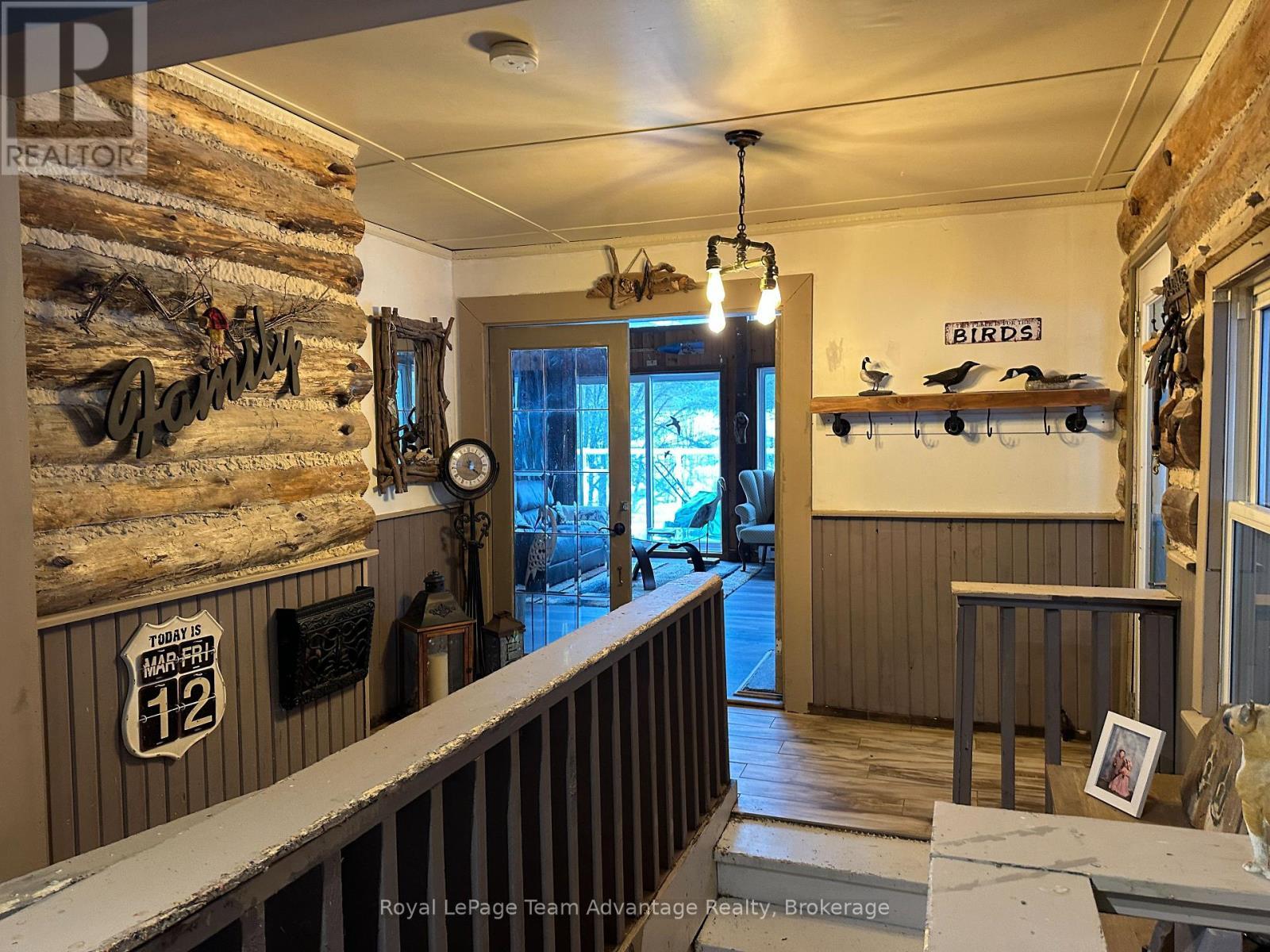 












19 ALLAN CRESCENT

,
Seguin,




Ontario
P2A2W8

