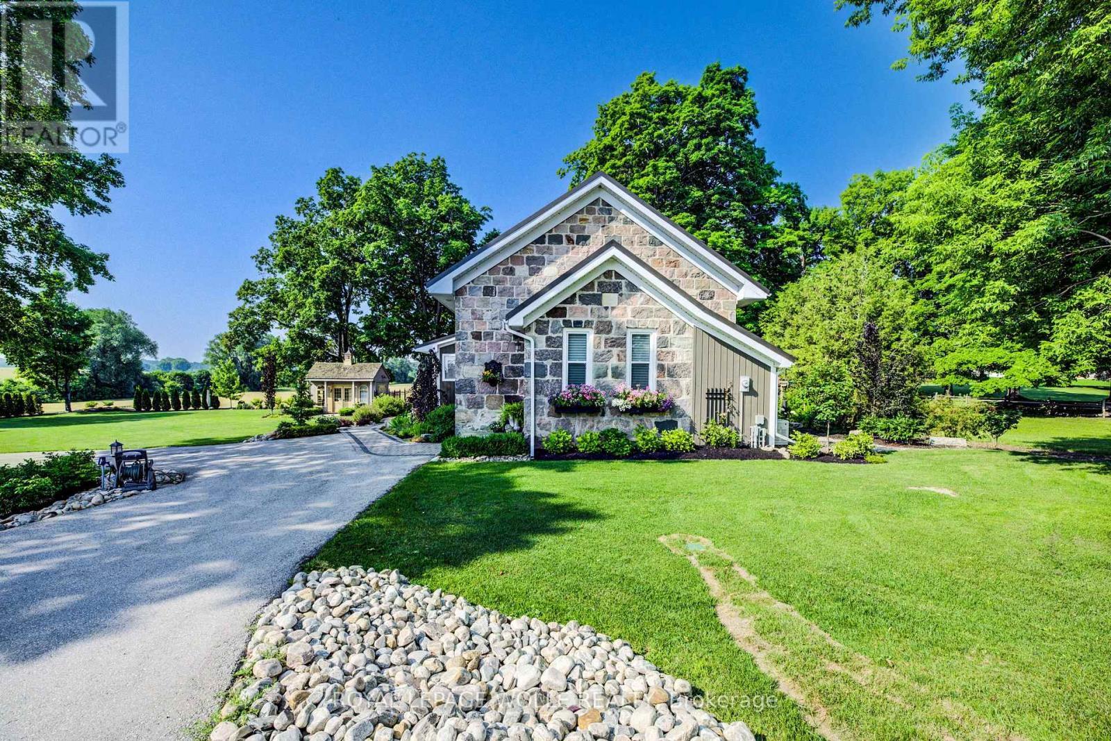 












6265 LINE 89

,
North Perth,




Ontario
N0G1Y0

