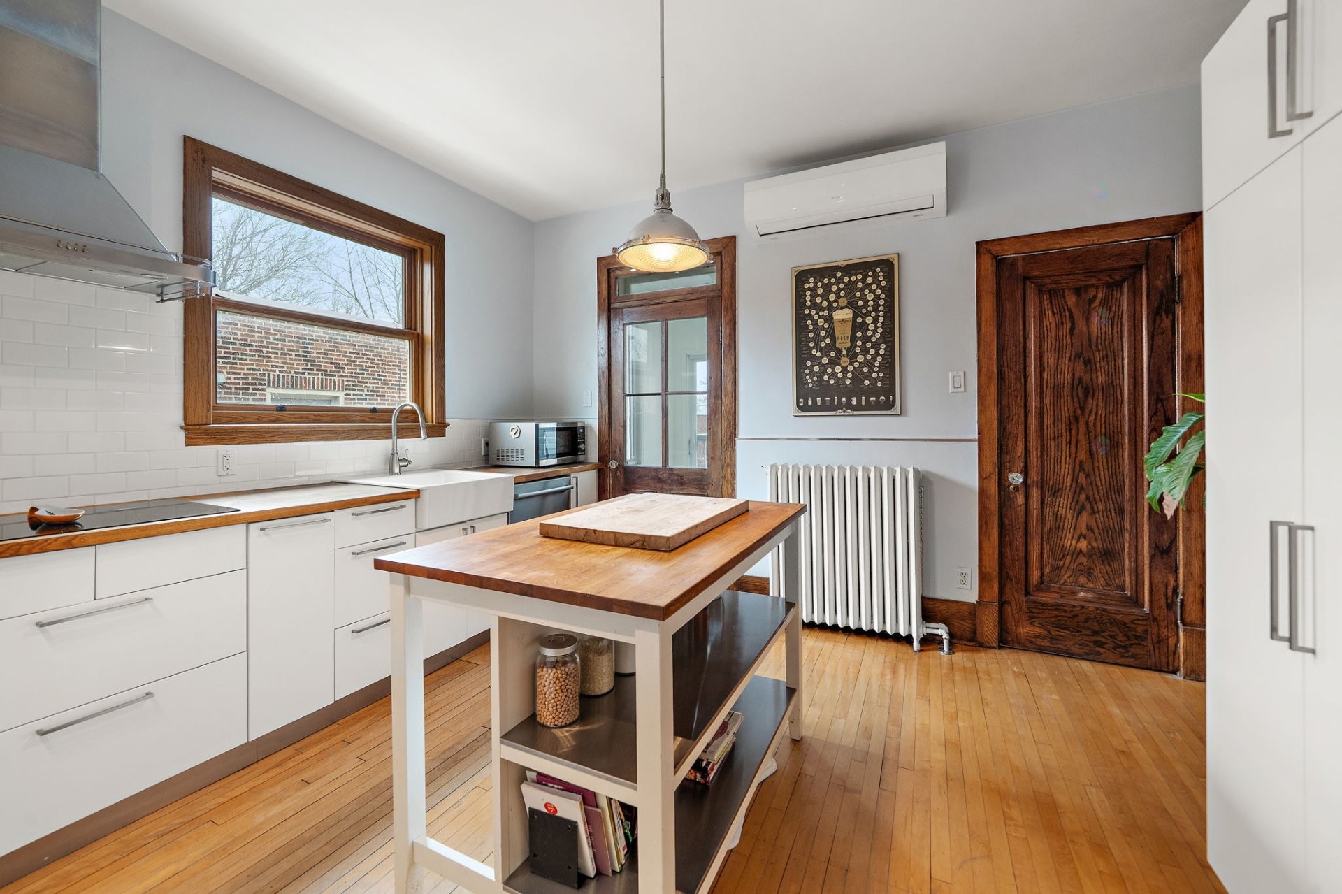 









4112


Av. Girouard

,
Montréal (Côte-des-Neiges/Notre-Dame-de-Grâce),




QC
H4A3B2

