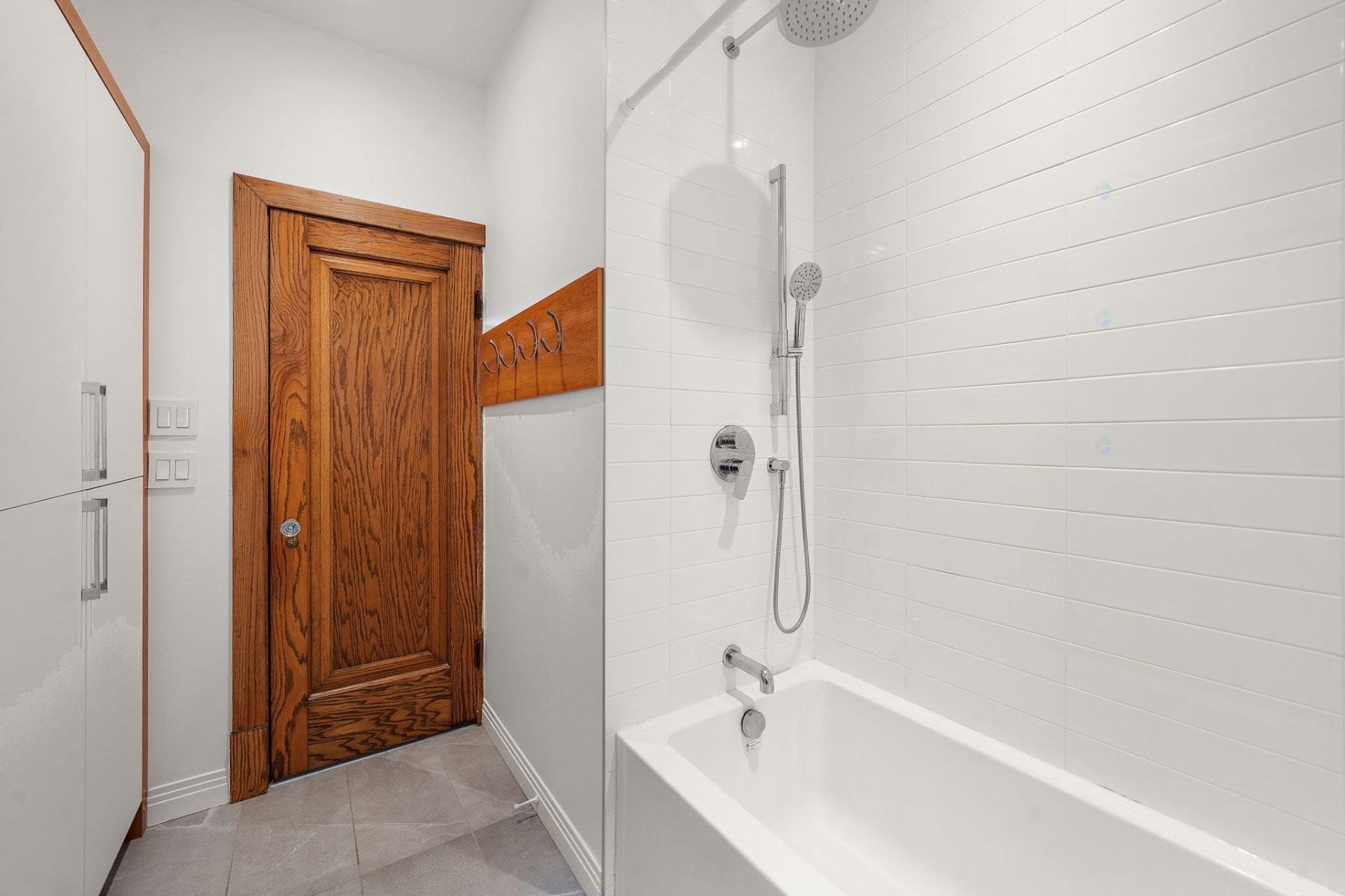 









4112


Av. Girouard

,
Montréal (Côte-des-Neiges/Notre-Dame-de-Grâce),




QC
H4A3B2

