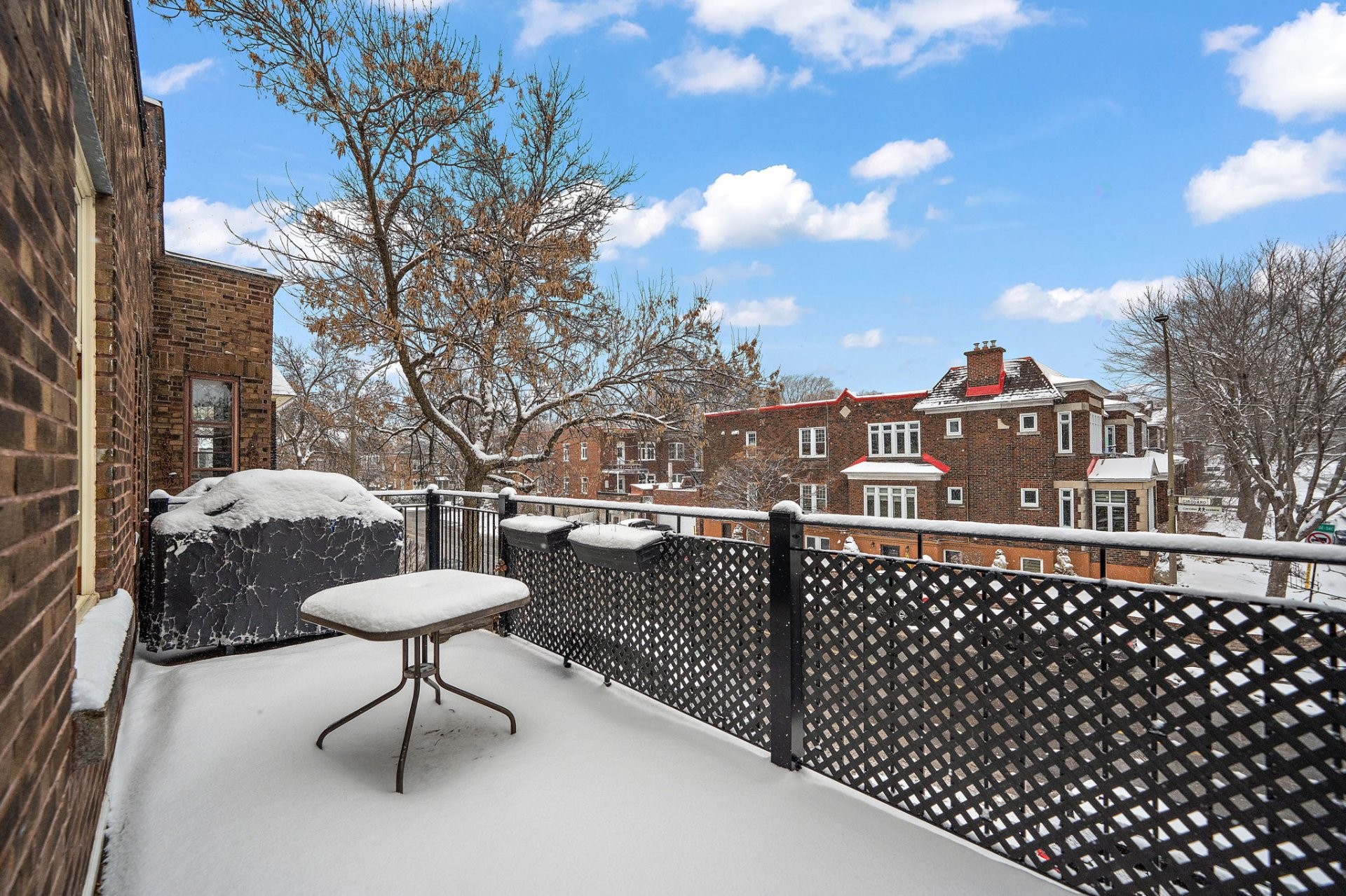 









4112


Av. Girouard

,
Montréal (Côte-des-Neiges/Notre-Dame-de-Grâce),




QC
H4A3B2

