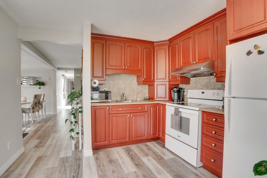 









39


5e Avenue O.

,
Gatineau (Gatineau),




QC
J8T4E5

