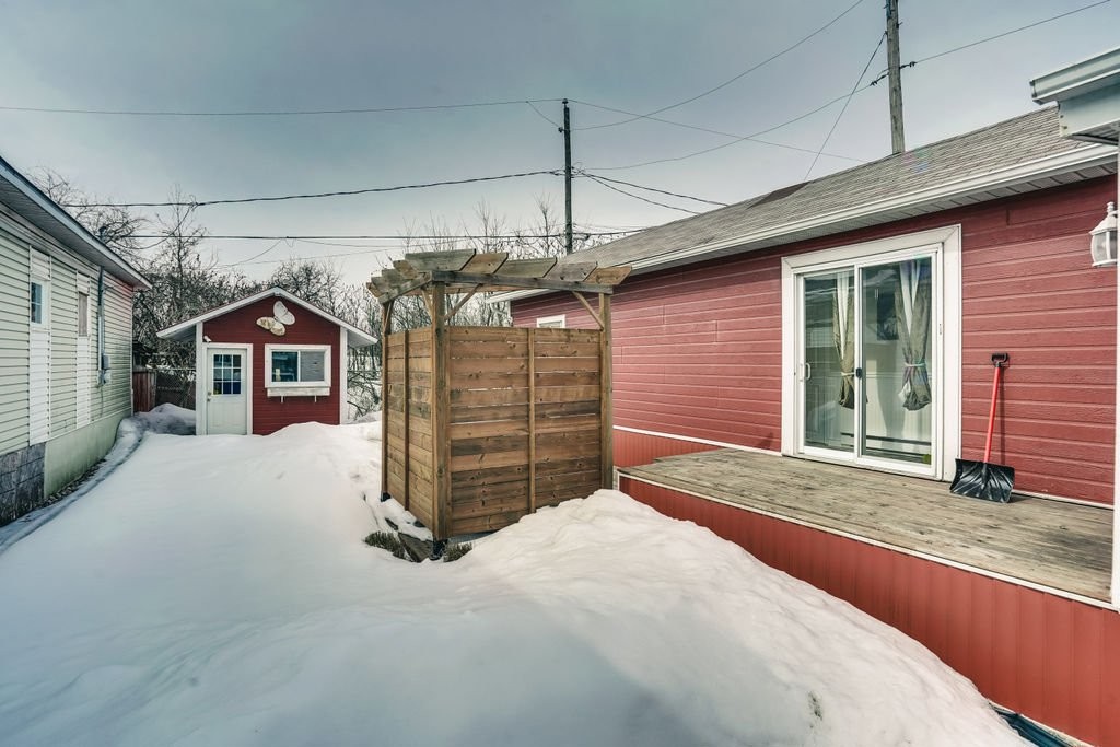 









39


5e Avenue O.

,
Gatineau (Gatineau),




QC
J8T4E5

