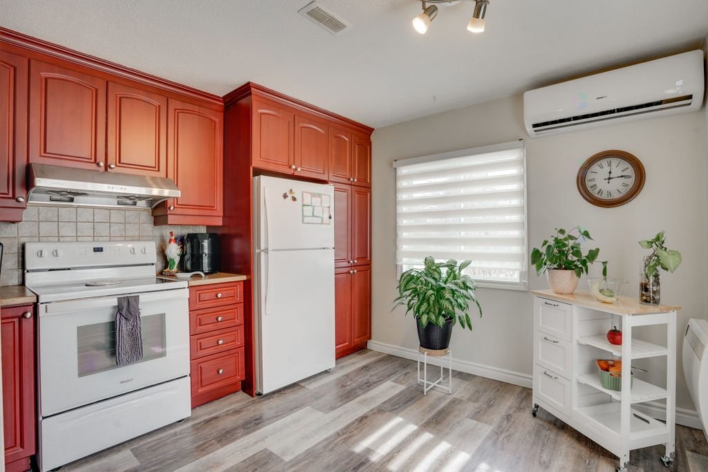 









39


5e Avenue O.

,
Gatineau (Gatineau),




QC
J8T4E5

