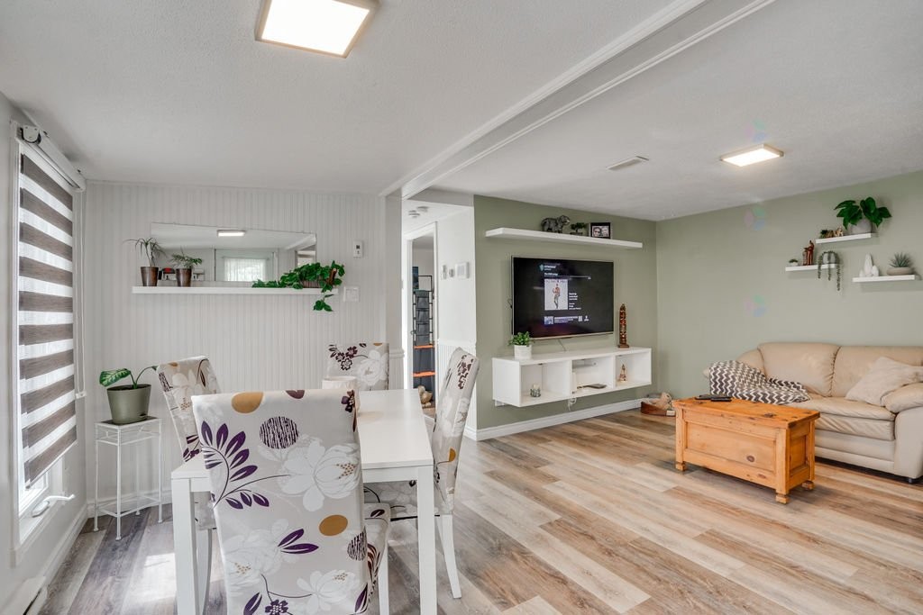 









39


5e Avenue O.

,
Gatineau (Gatineau),




QC
J8T4E5

