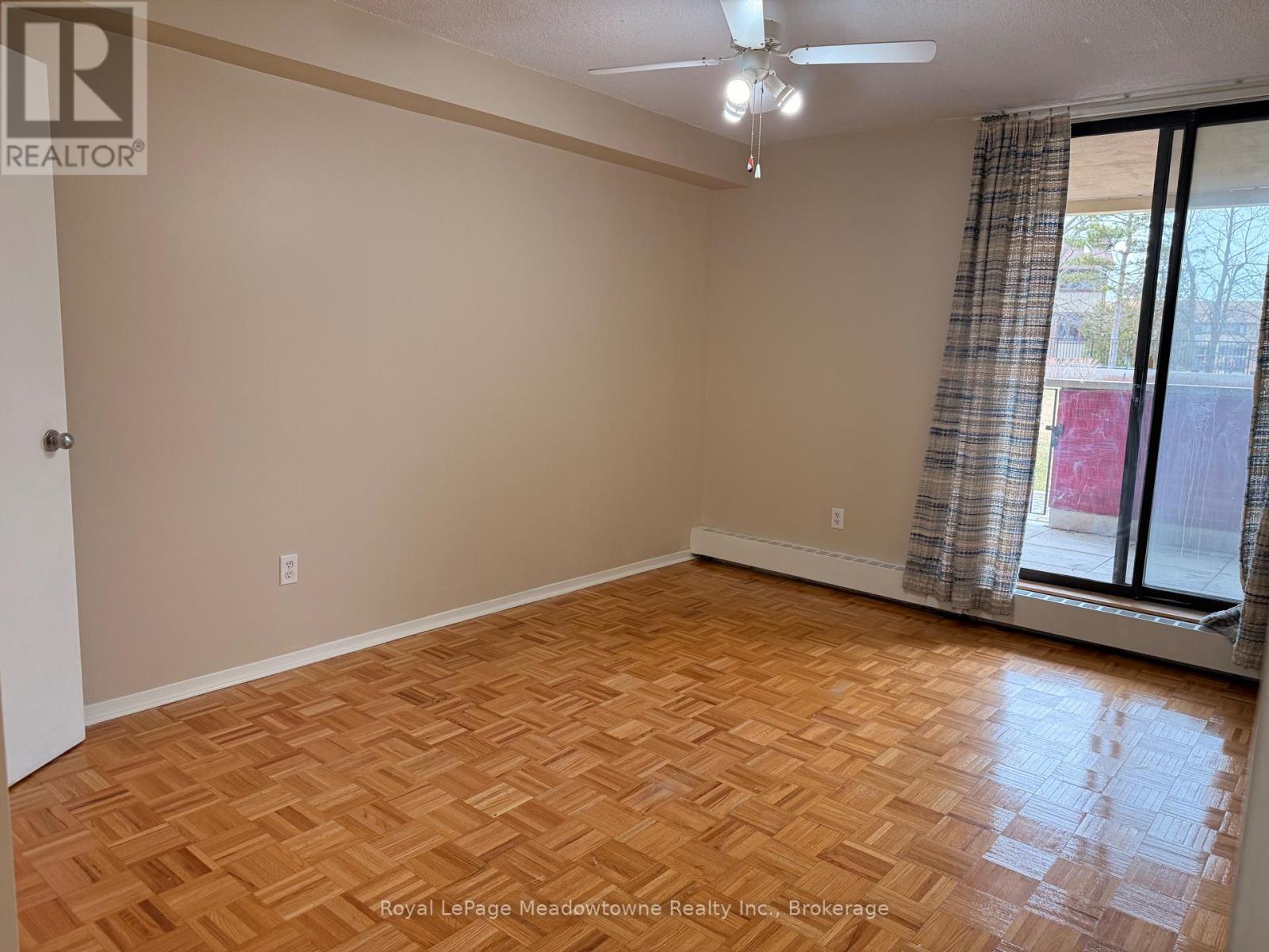 












215 - 2929 AQUITAINE AVENUE

,
Mississauga (Meadowvale),




Ontario
L5N2C7

