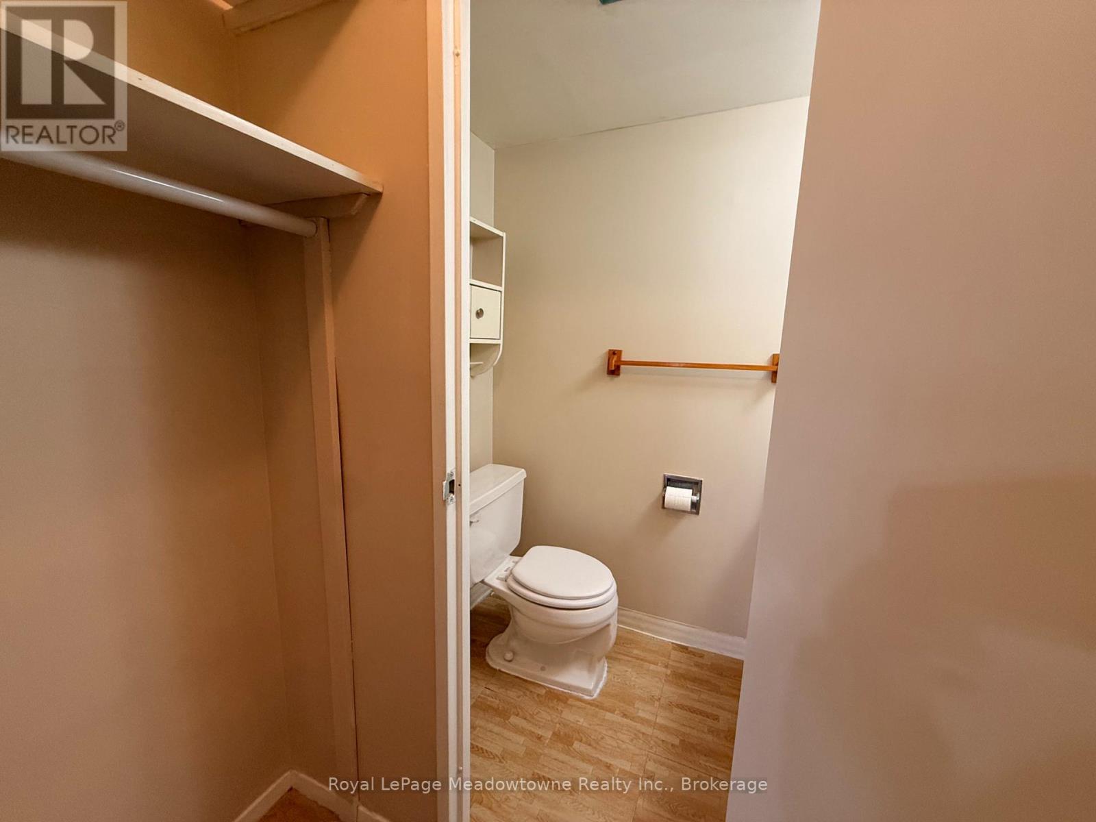 












215 - 2929 AQUITAINE AVENUE

,
Mississauga (Meadowvale),




Ontario
L5N2C7

