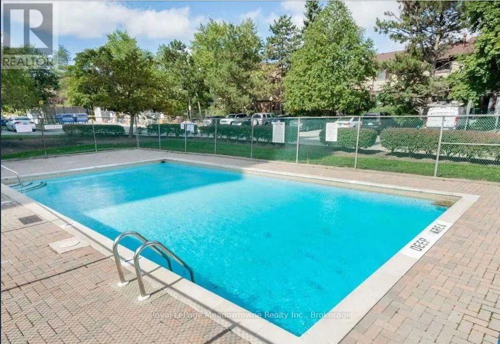 












215 - 2929 AQUITAINE AVENUE

,
Mississauga (Meadowvale),




Ontario
L5N2C7

