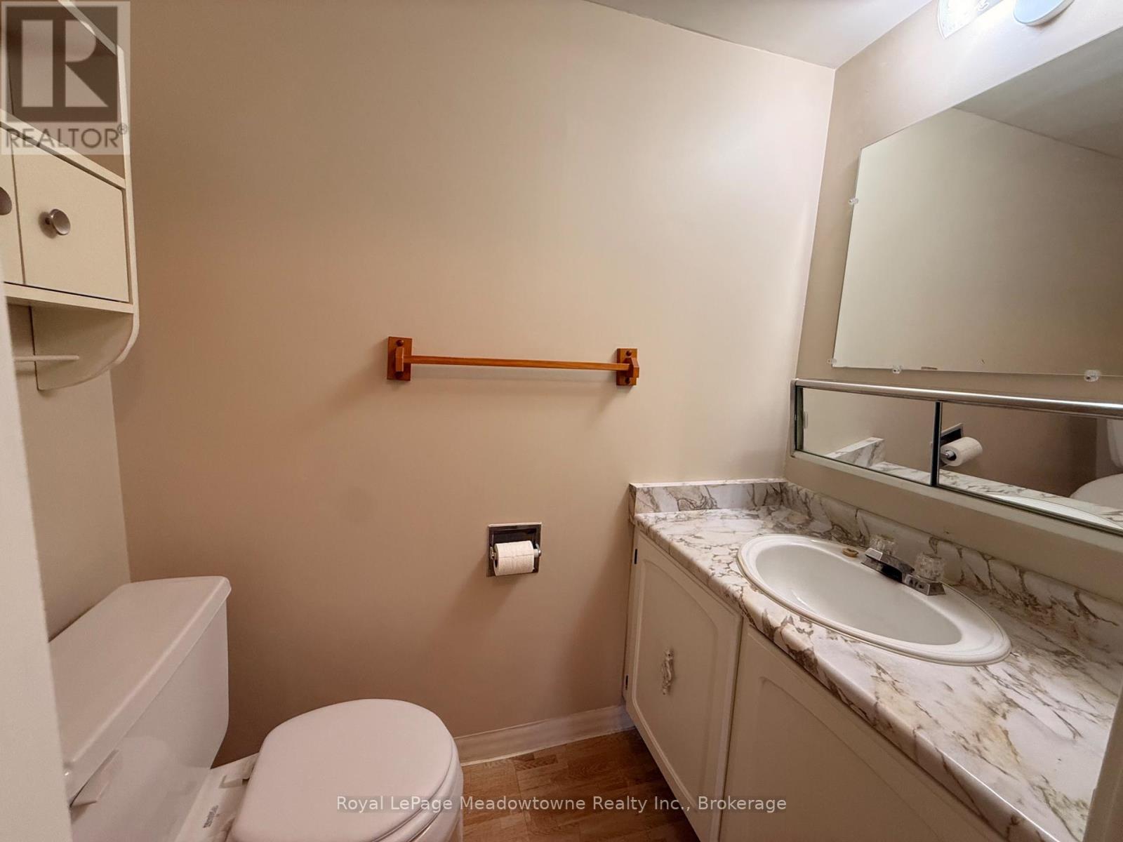 












215 - 2929 AQUITAINE AVENUE

,
Mississauga (Meadowvale),




Ontario
L5N2C7

