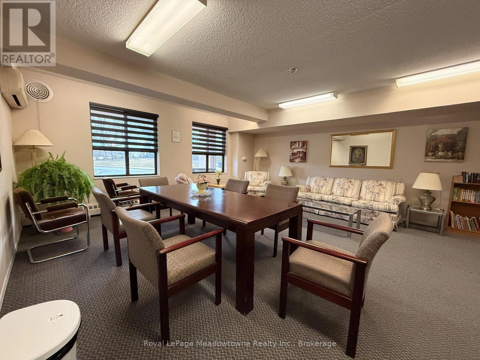 












215 - 2929 AQUITAINE AVENUE

,
Mississauga (Meadowvale),




Ontario
L5N2C7

