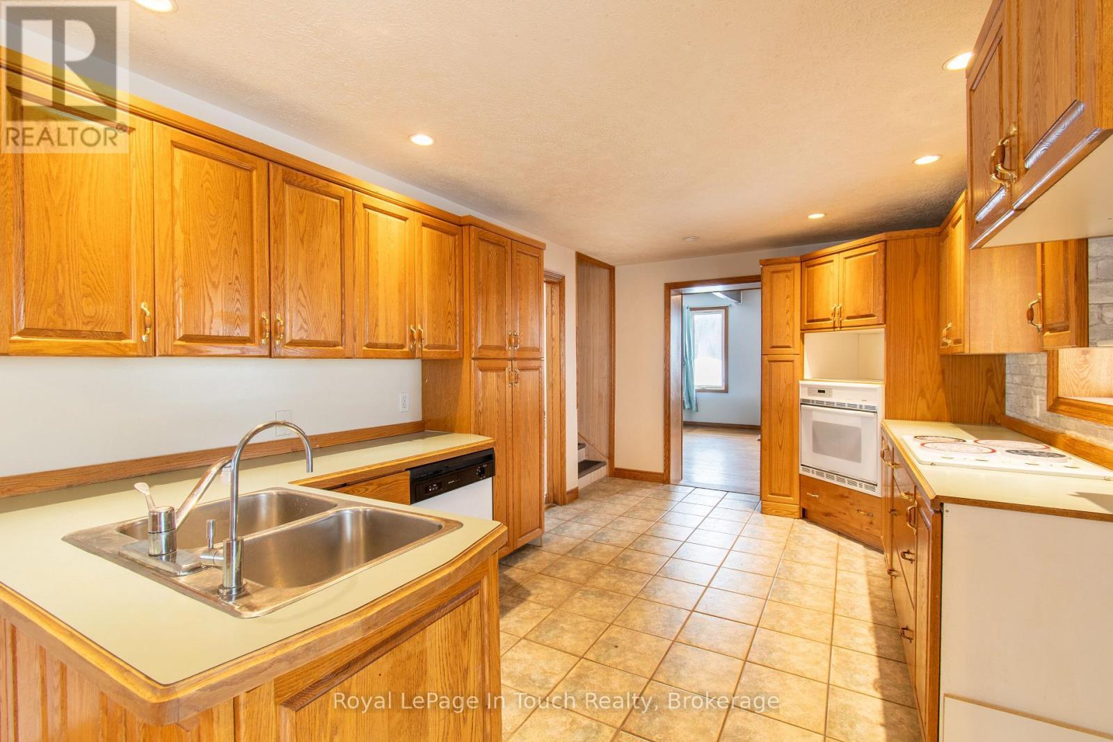 












326 LAFONTAINE ROAD W

,
Tiny (Lafontaine),




Ontario
L9M0H1


