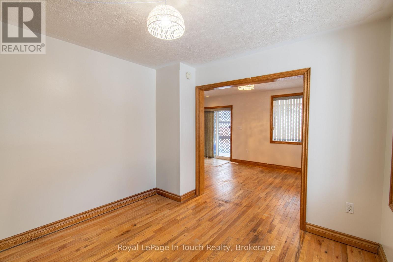 












326 LAFONTAINE ROAD W

,
Tiny (Lafontaine),




Ontario
L9M0H1

