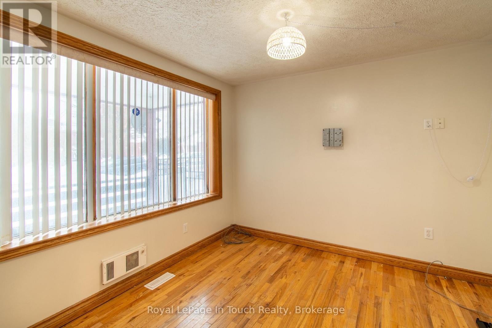












326 LAFONTAINE ROAD W

,
Tiny (Lafontaine),




Ontario
L9M0H1

