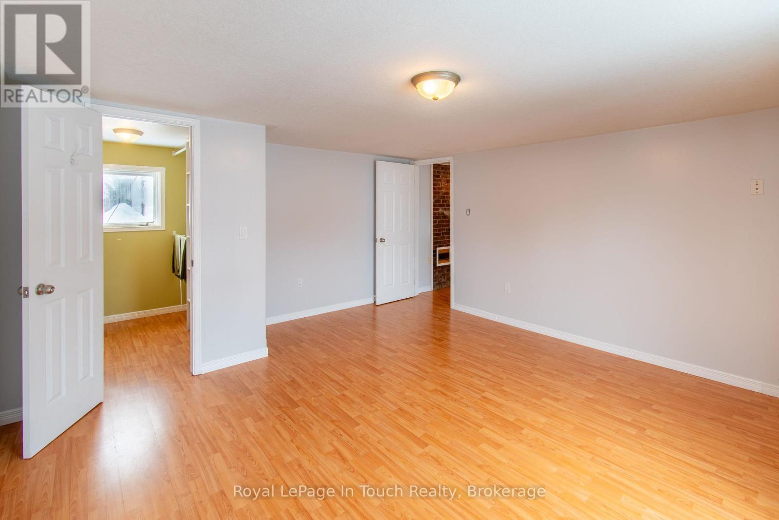 












326 LAFONTAINE ROAD W

,
Tiny (Lafontaine),




Ontario
L9M0H1

