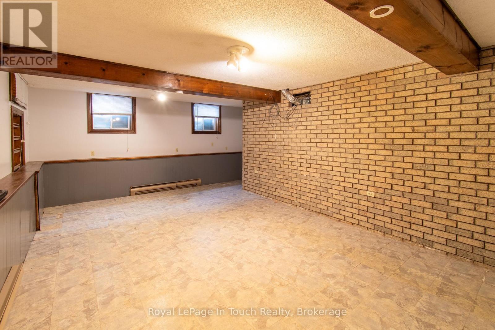 












326 LAFONTAINE ROAD W

,
Tiny (Lafontaine),




Ontario
L9M0H1

