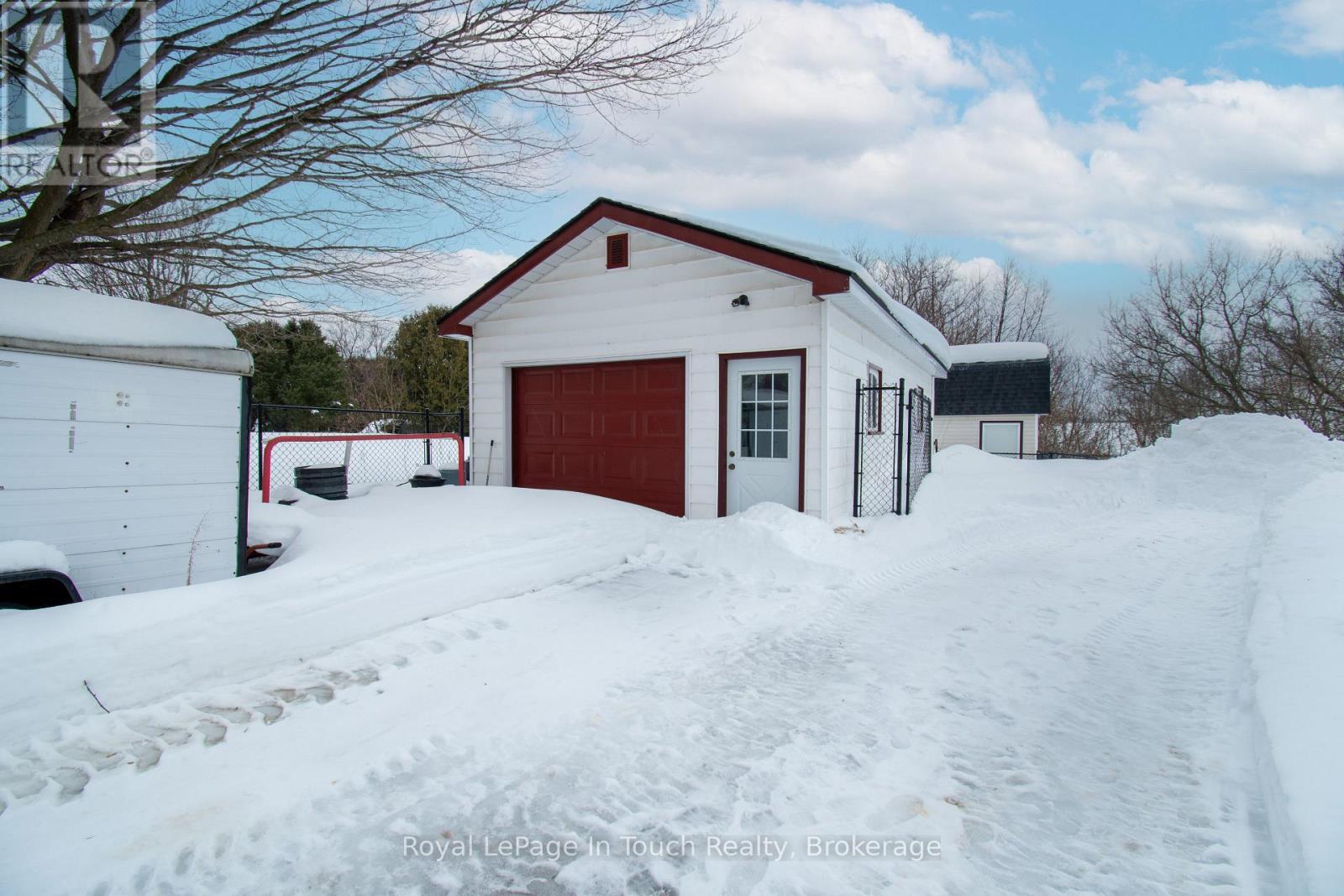 












326 LAFONTAINE ROAD W

,
Tiny (Lafontaine),




Ontario
L9M0H1


