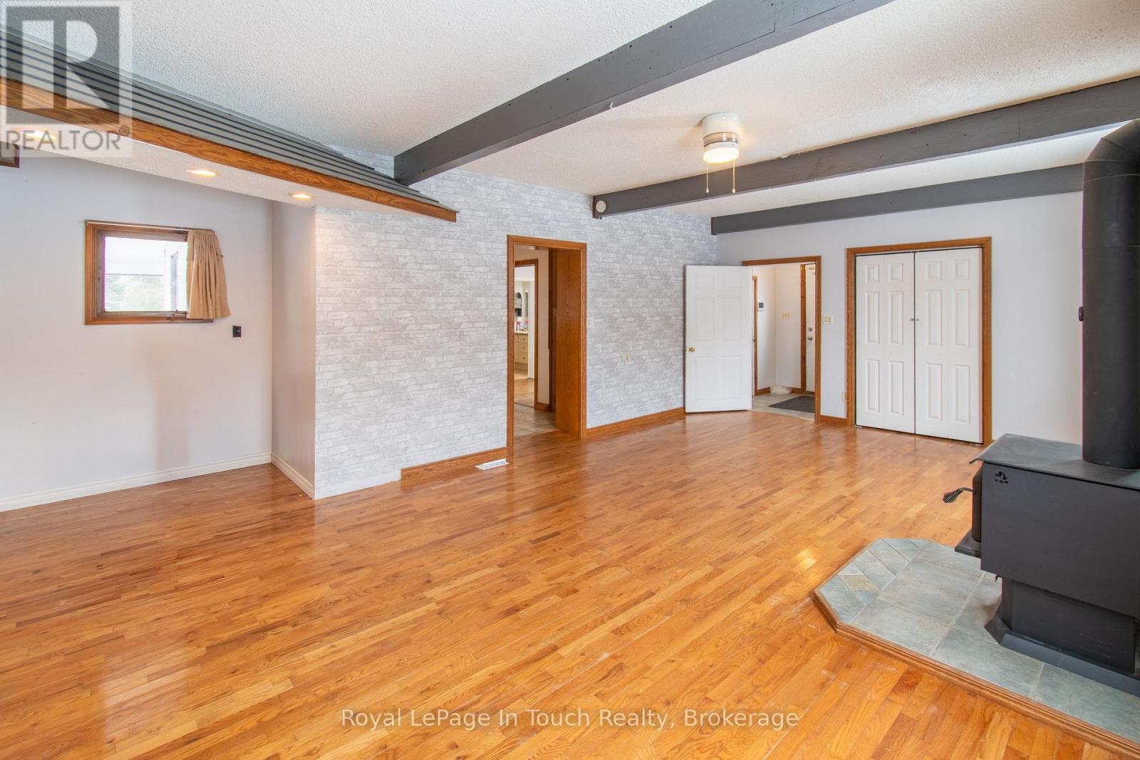 












326 LAFONTAINE ROAD W

,
Tiny (Lafontaine),




Ontario
L9M0H1

