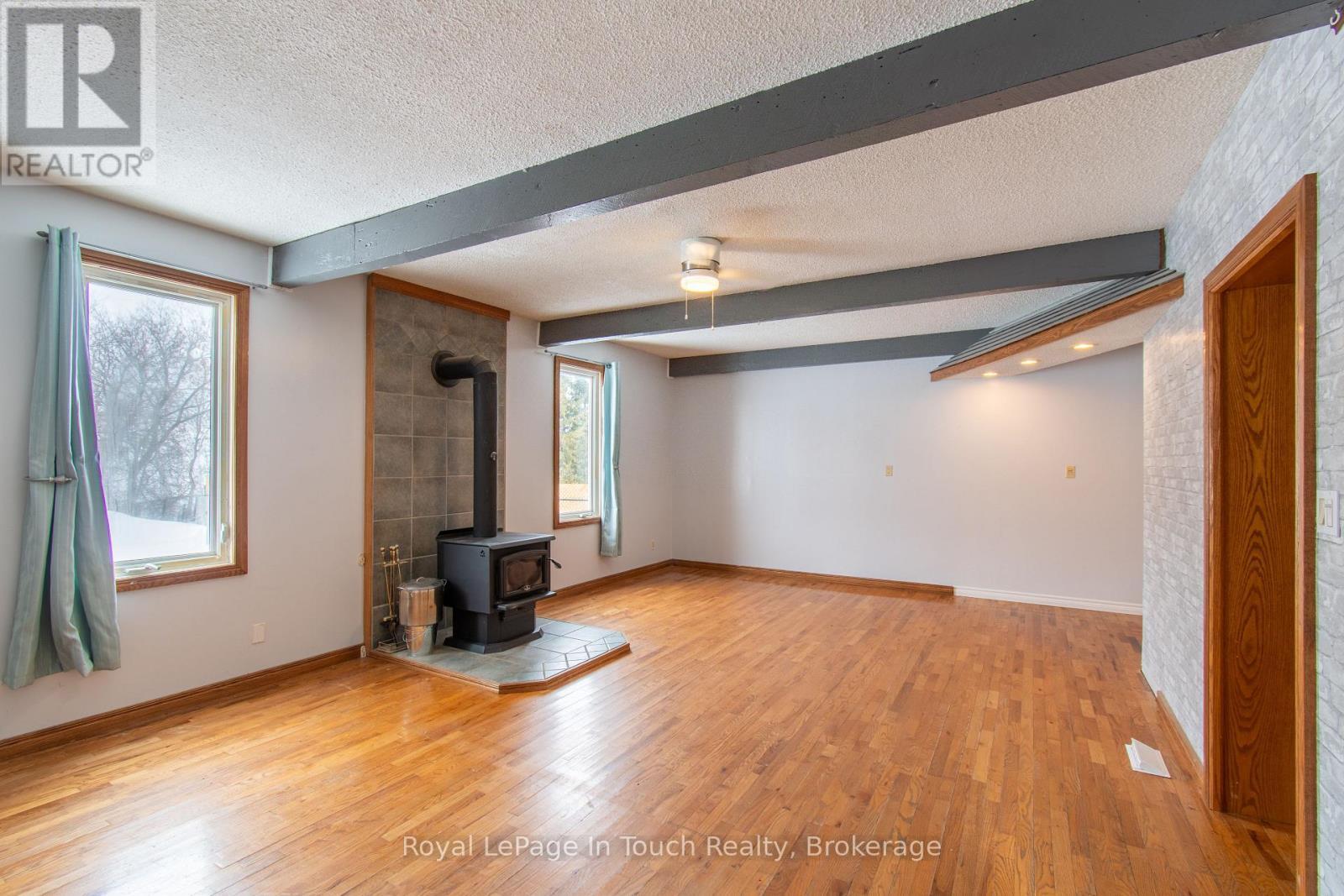 












326 LAFONTAINE ROAD W

,
Tiny (Lafontaine),




Ontario
L9M0H1

