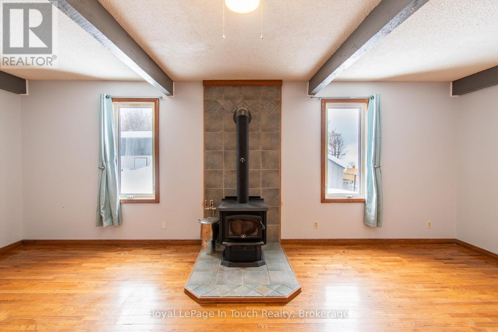 












326 LAFONTAINE ROAD W

,
Tiny (Lafontaine),




Ontario
L9M0H1

