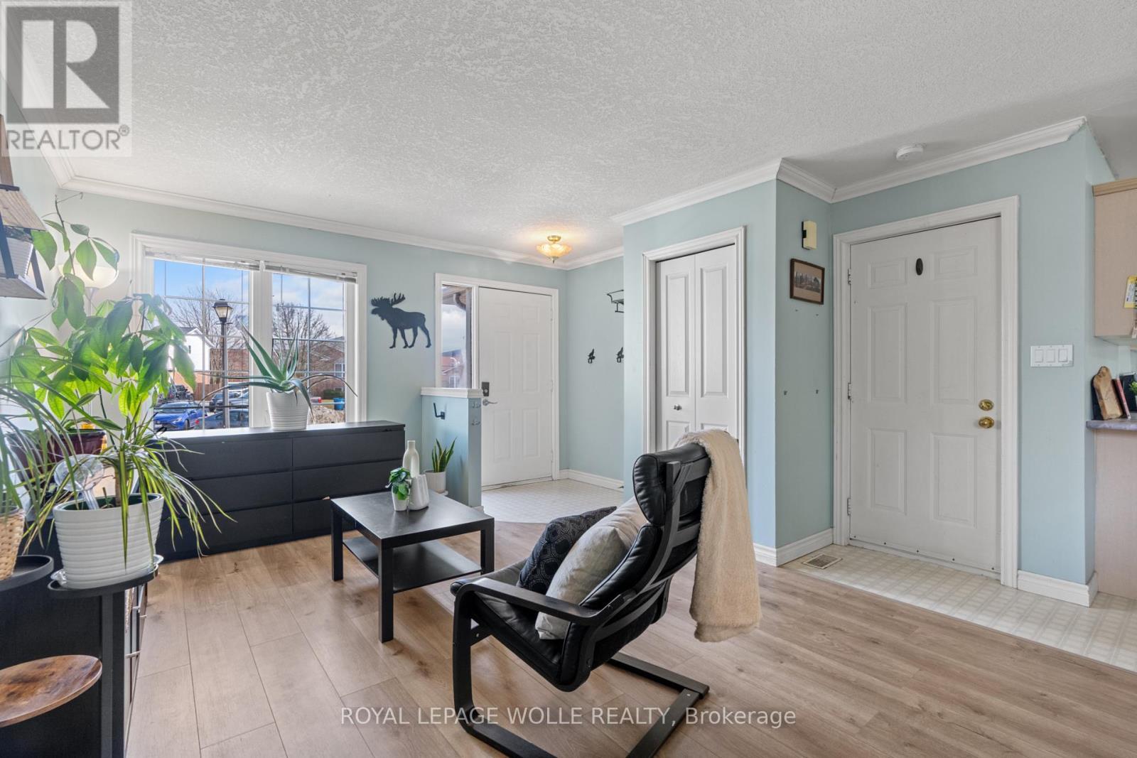 












28 GEMMELL COURT

,
Stratford,




Ontario
N5A7W9

