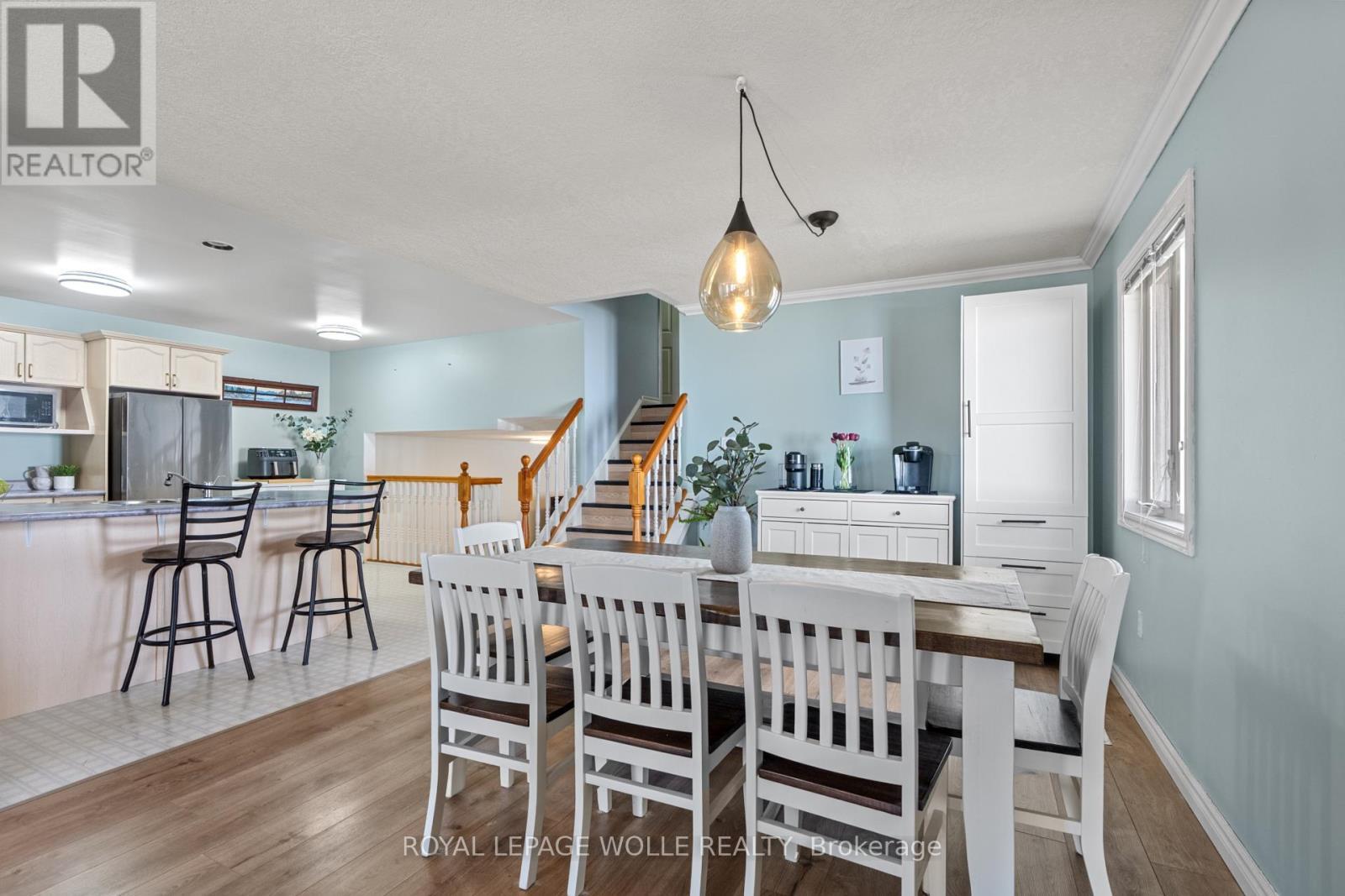 












28 GEMMELL COURT

,
Stratford,




Ontario
N5A7W9

