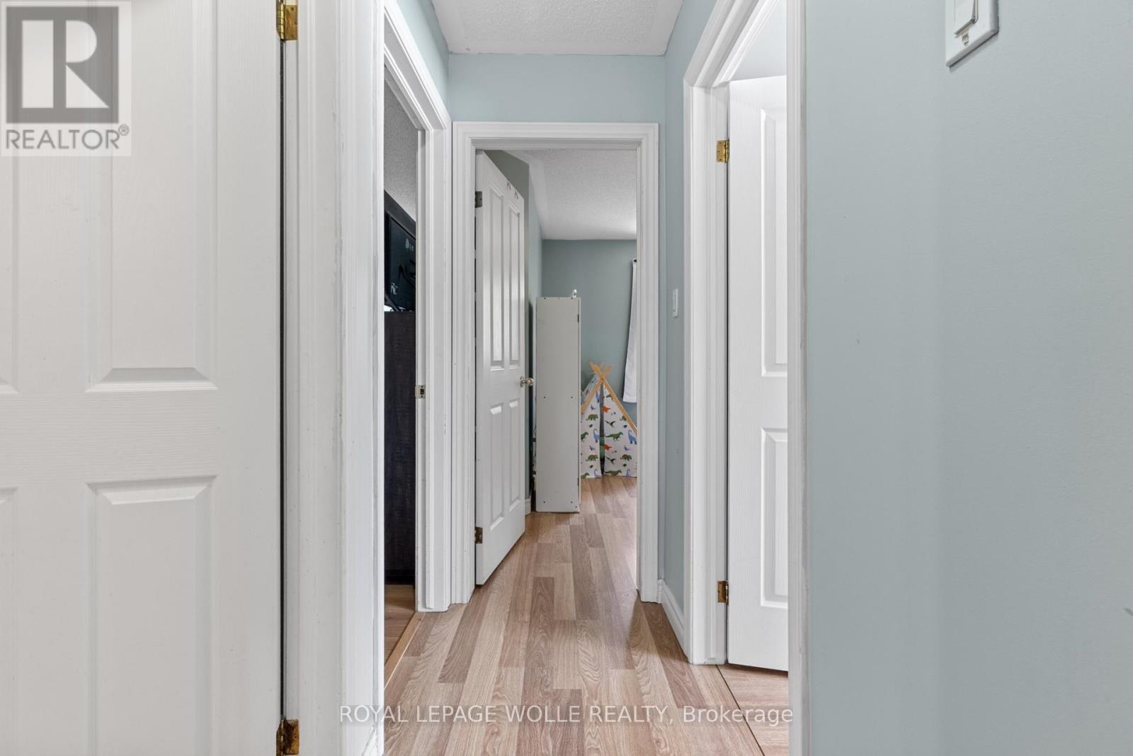 












28 GEMMELL COURT

,
Stratford,




Ontario
N5A7W9

