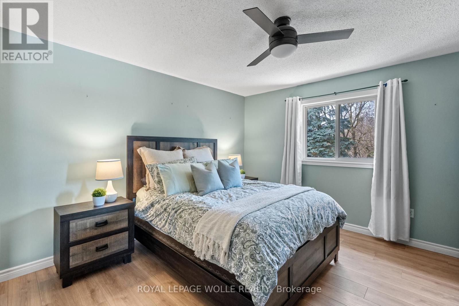 












28 GEMMELL COURT

,
Stratford,




Ontario
N5A7W9

