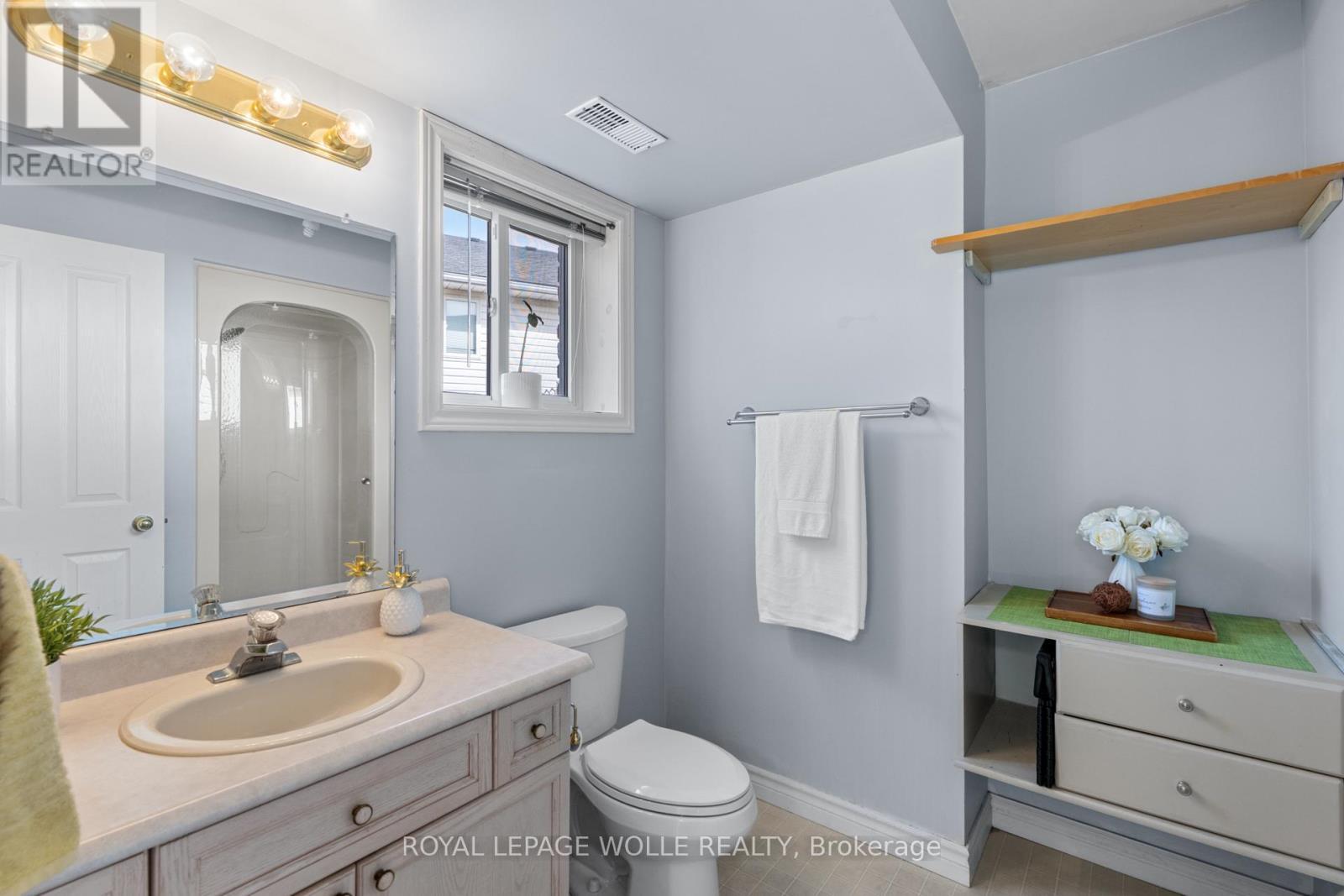 












28 GEMMELL COURT

,
Stratford,




Ontario
N5A7W9

