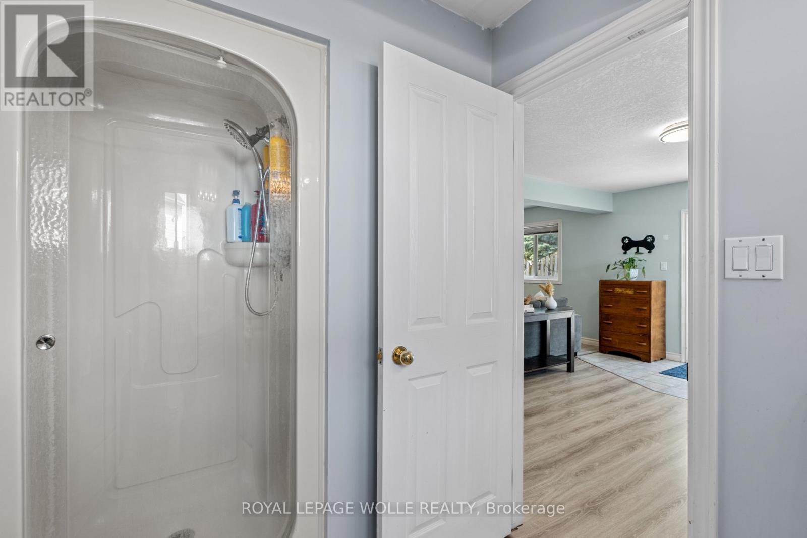 












28 GEMMELL COURT

,
Stratford,




Ontario
N5A7W9

