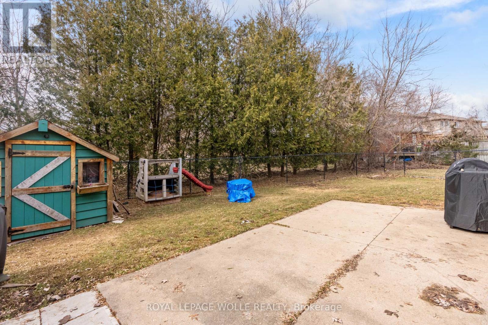 












28 GEMMELL COURT

,
Stratford,




Ontario
N5A7W9

