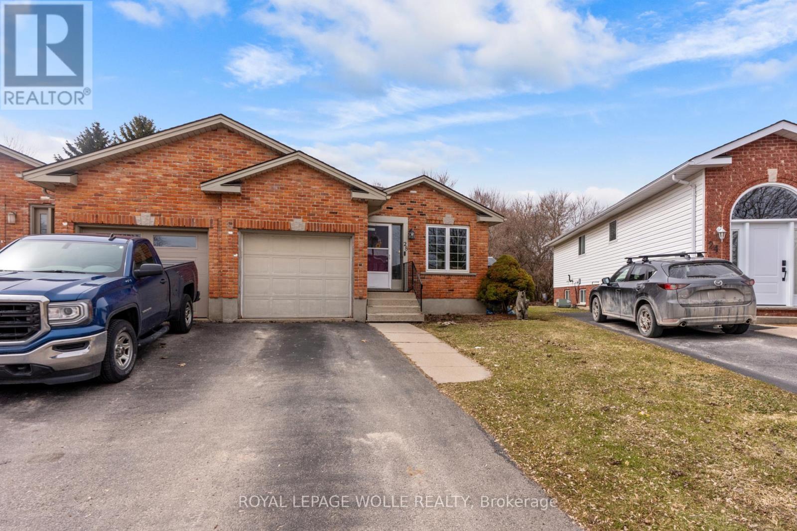 












28 GEMMELL COURT

,
Stratford,




Ontario
N5A7W9

