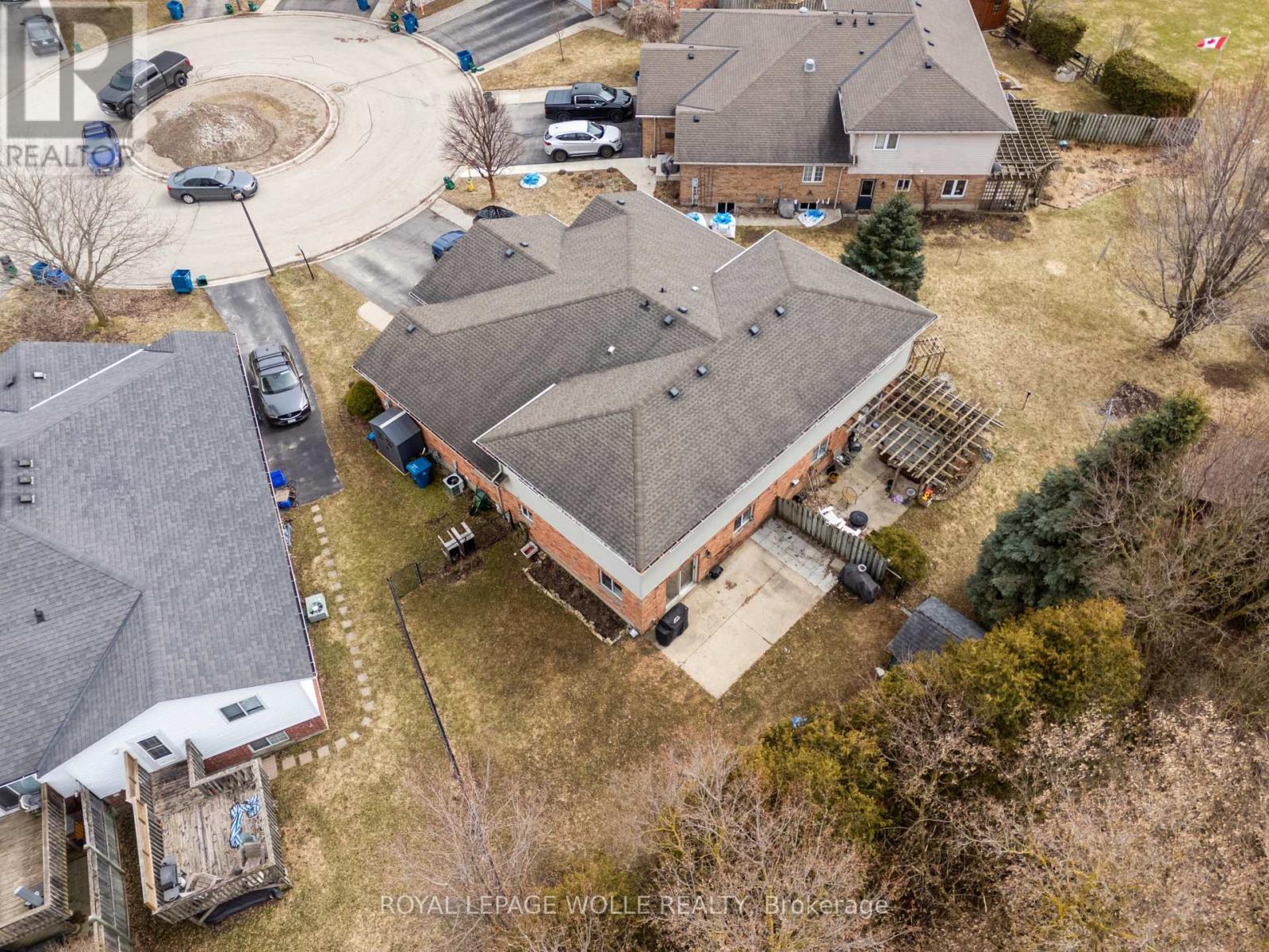 












28 GEMMELL COURT

,
Stratford,




Ontario
N5A7W9

