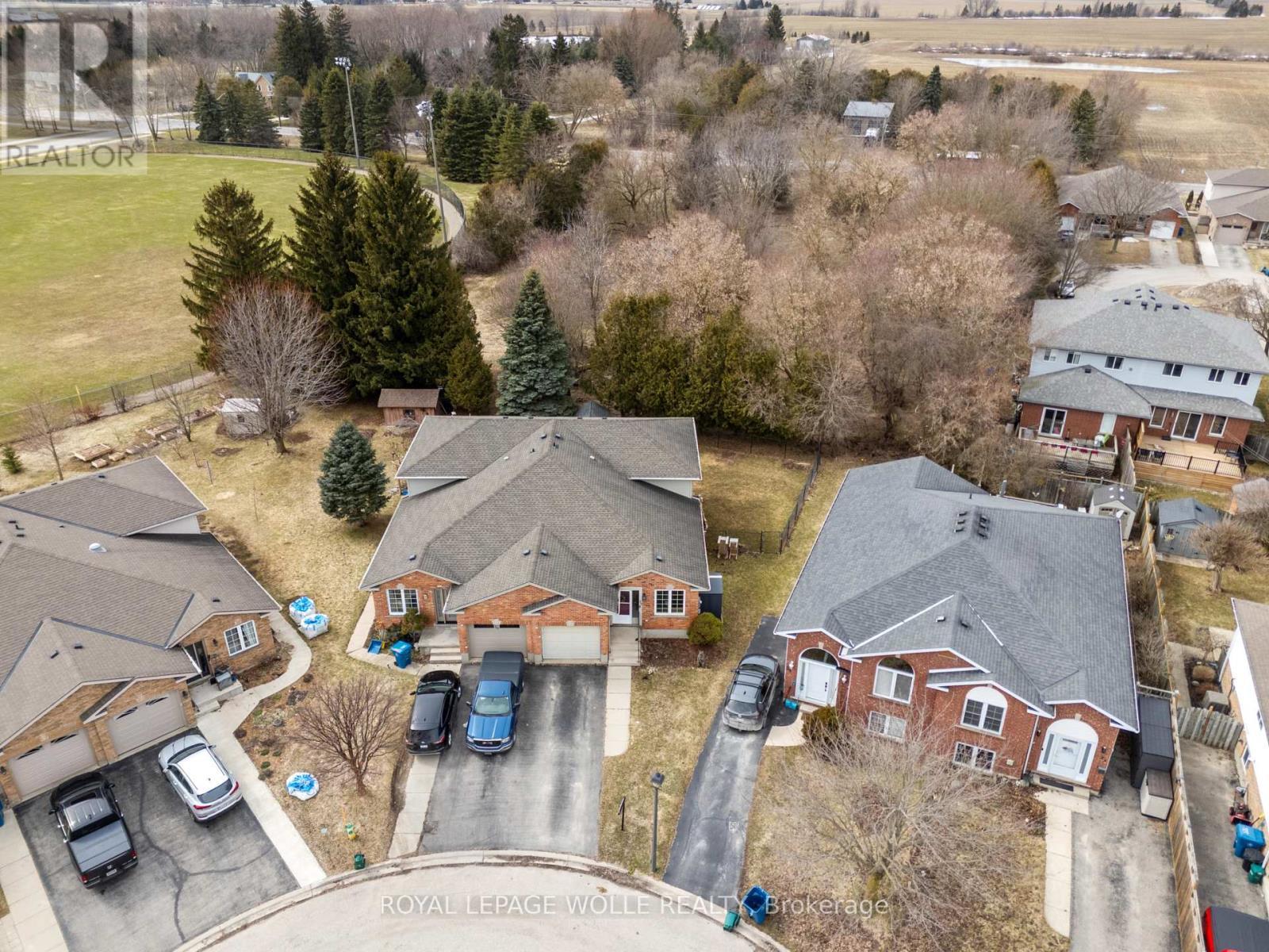 












28 GEMMELL COURT

,
Stratford,




Ontario
N5A7W9

