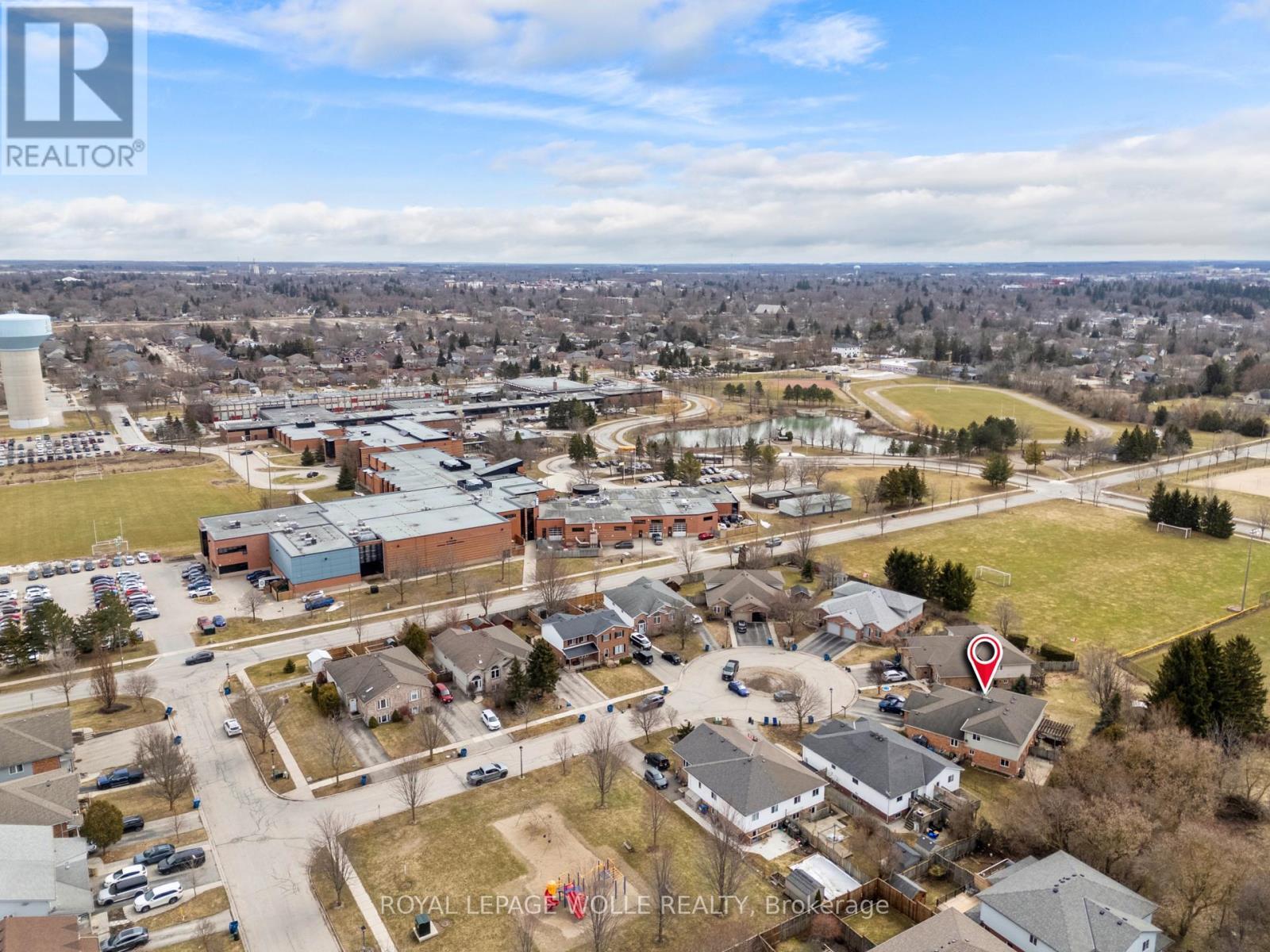 












28 GEMMELL COURT

,
Stratford,




Ontario
N5A7W9

