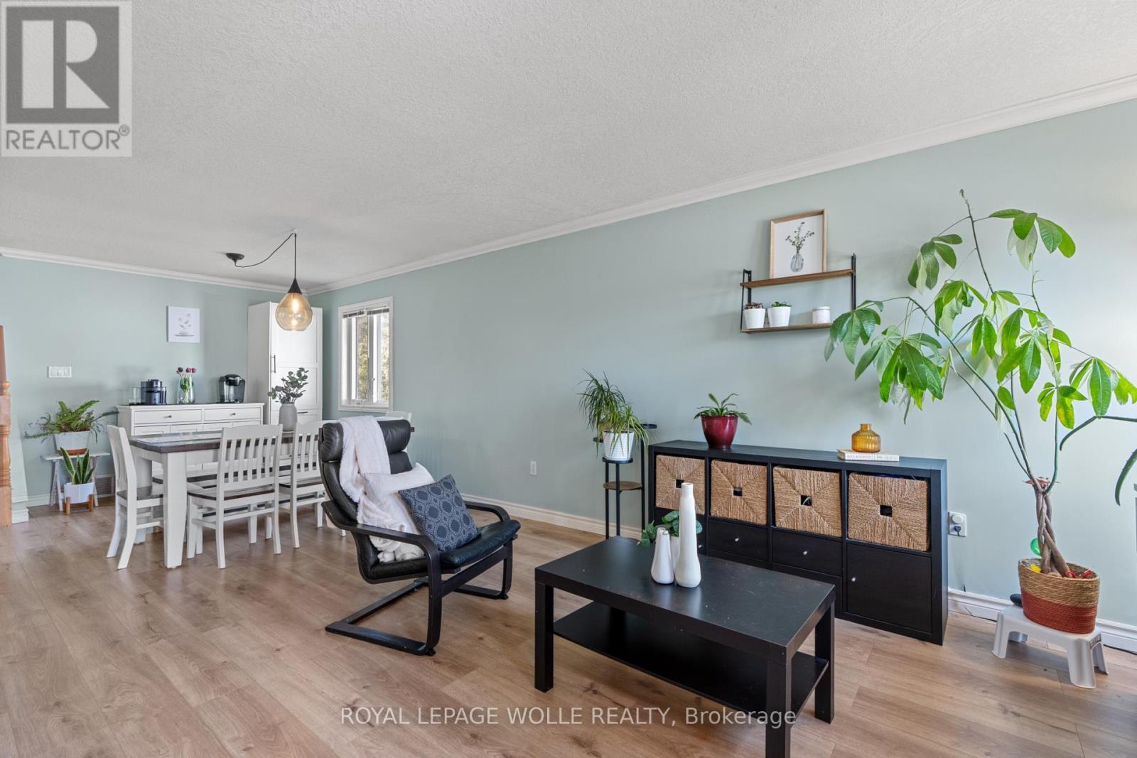 












28 GEMMELL COURT

,
Stratford,




Ontario
N5A7W9

