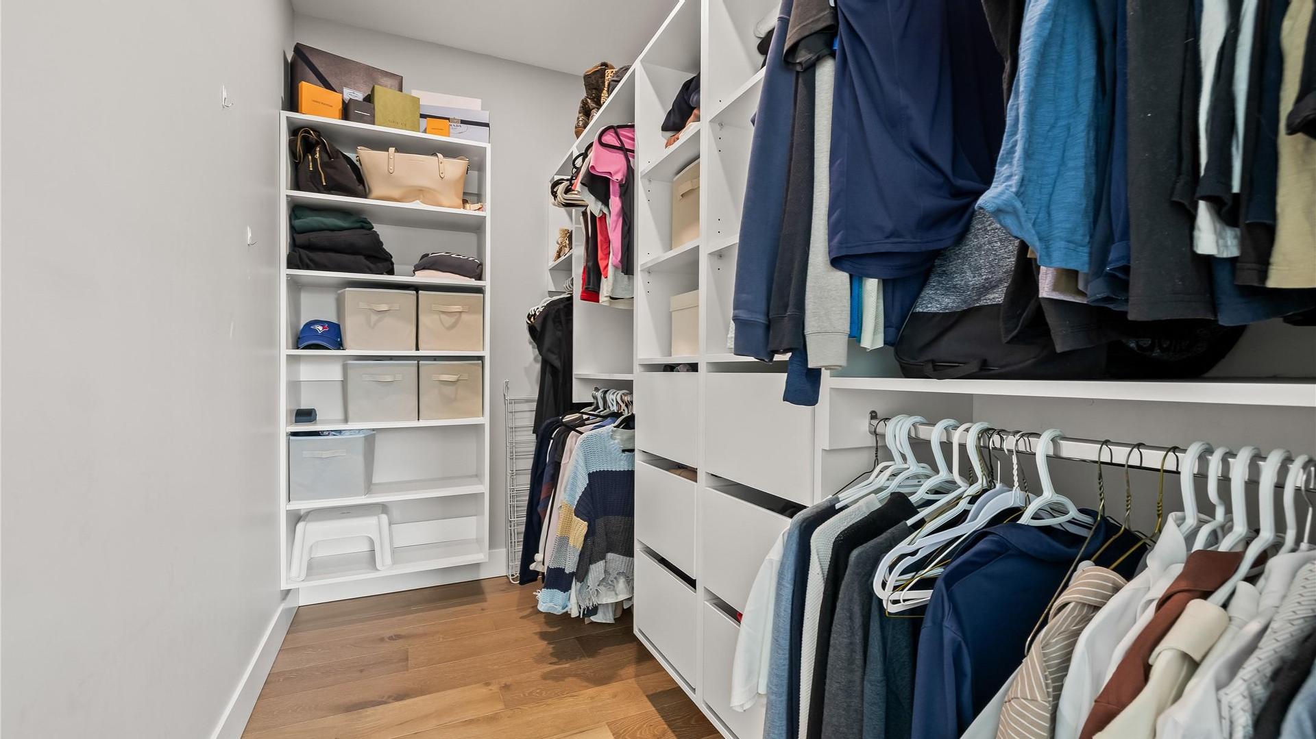 









887


Morrison

Avenue, 2,
Kelowna,




BC
V1Y 5E6

