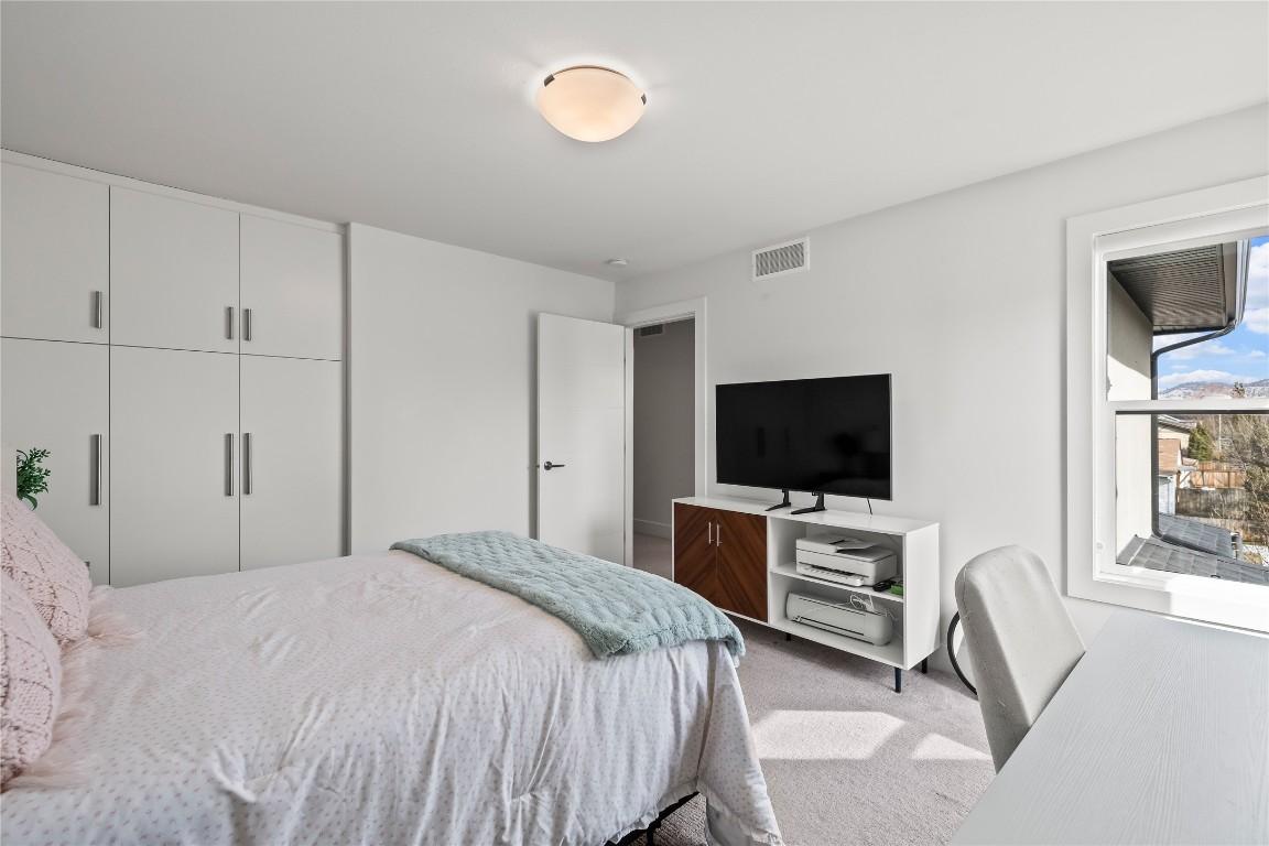 









887


Morrison

Avenue, 2,
Kelowna,




BC
V1Y 5E6

