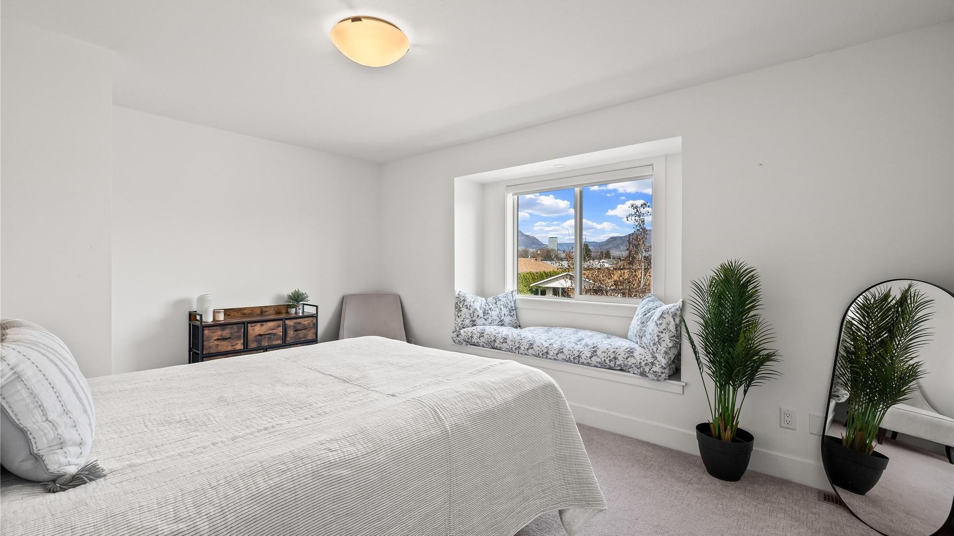 









887


Morrison

Avenue, 2,
Kelowna,




BC
V1Y 5E6

