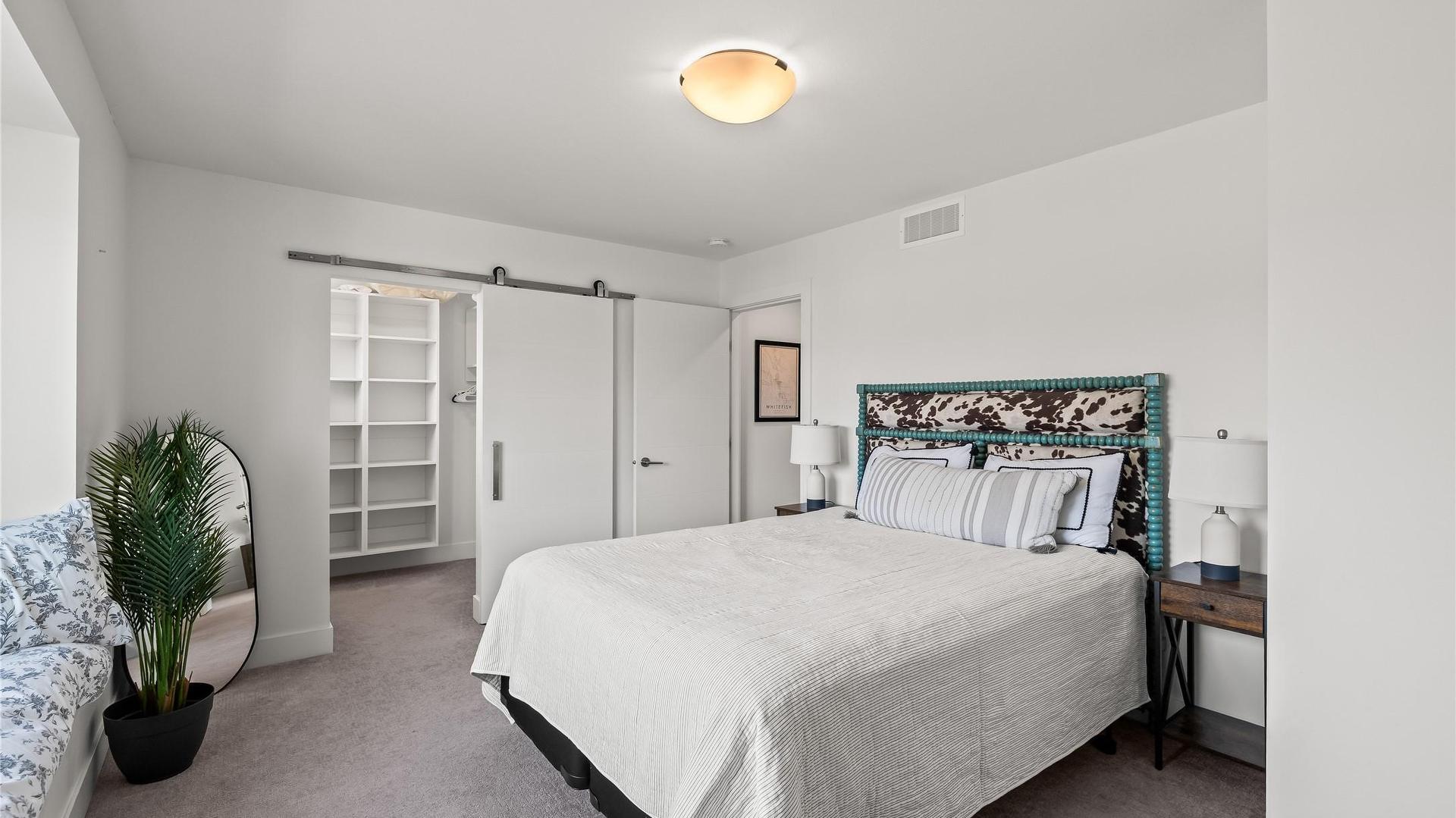 









887


Morrison

Avenue, 2,
Kelowna,




BC
V1Y 5E6

