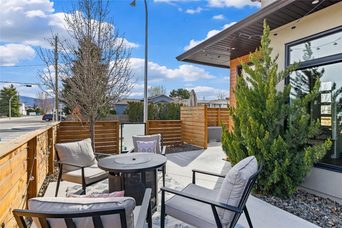 









887


Morrison

Avenue, 2,
Kelowna,




BC
V1Y 5E6

