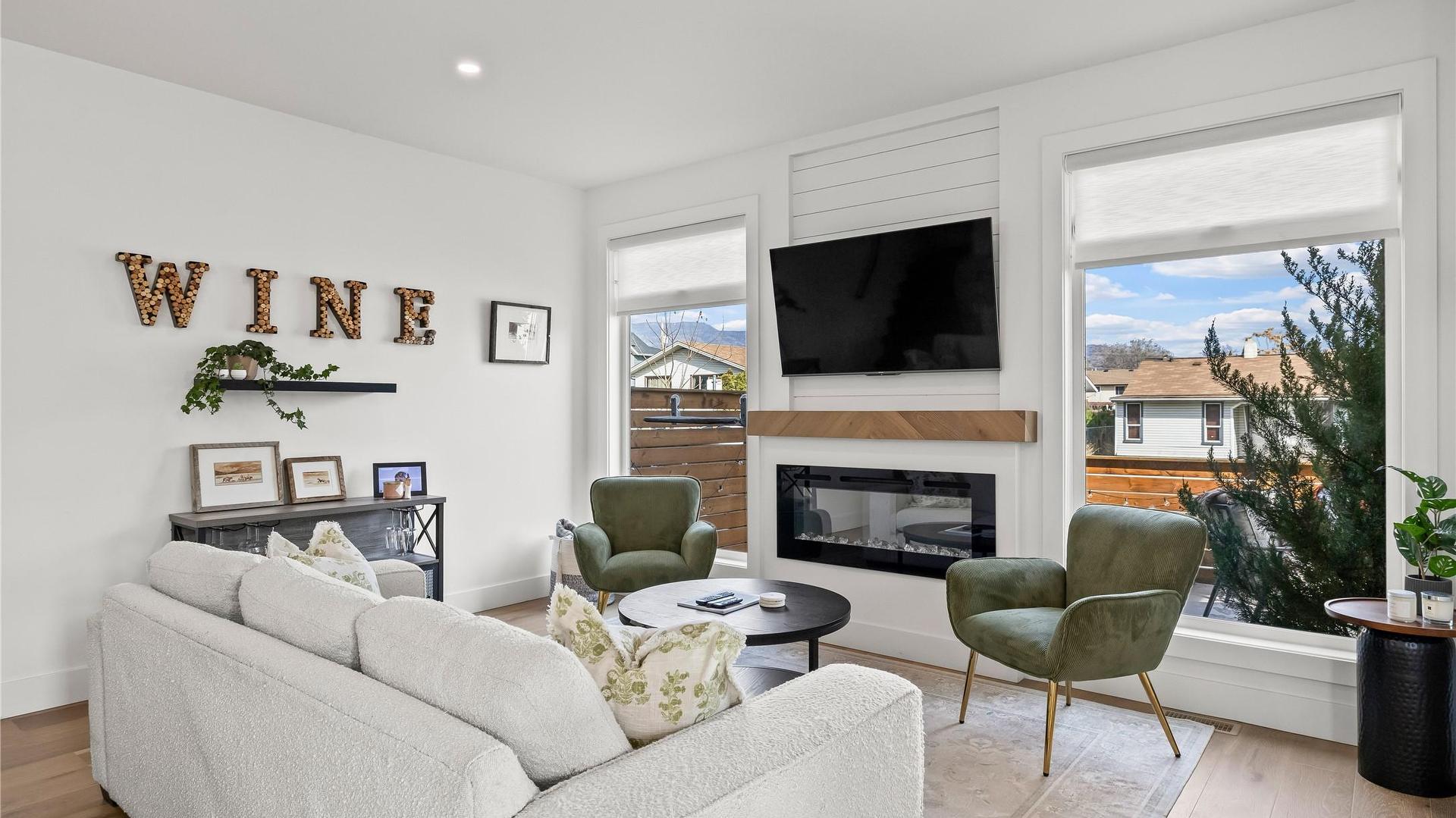 









887


Morrison

Avenue, 2,
Kelowna,




BC
V1Y 5E6

